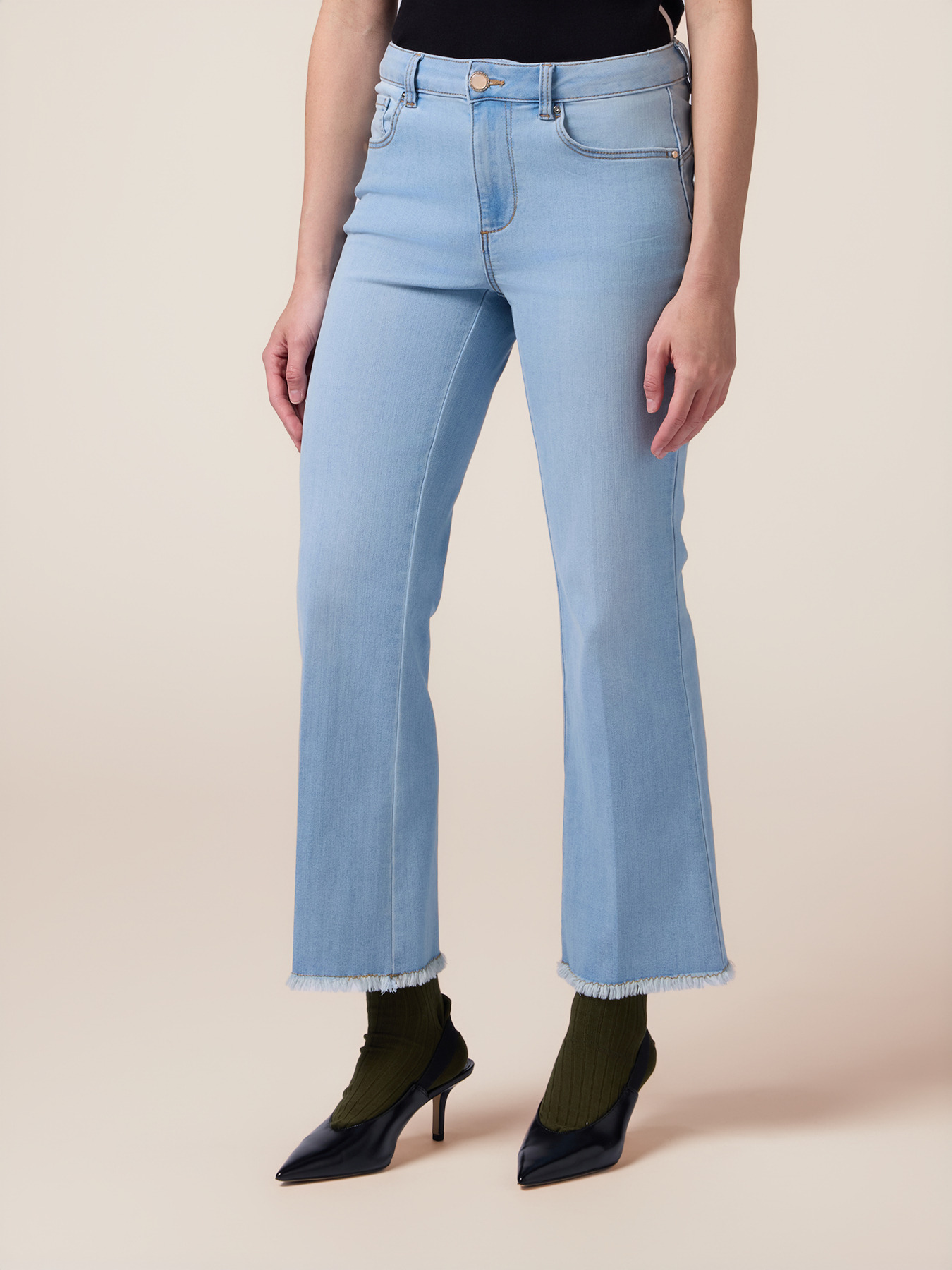 Stone-washed Jeans mit leichtem Schlag image number 3
