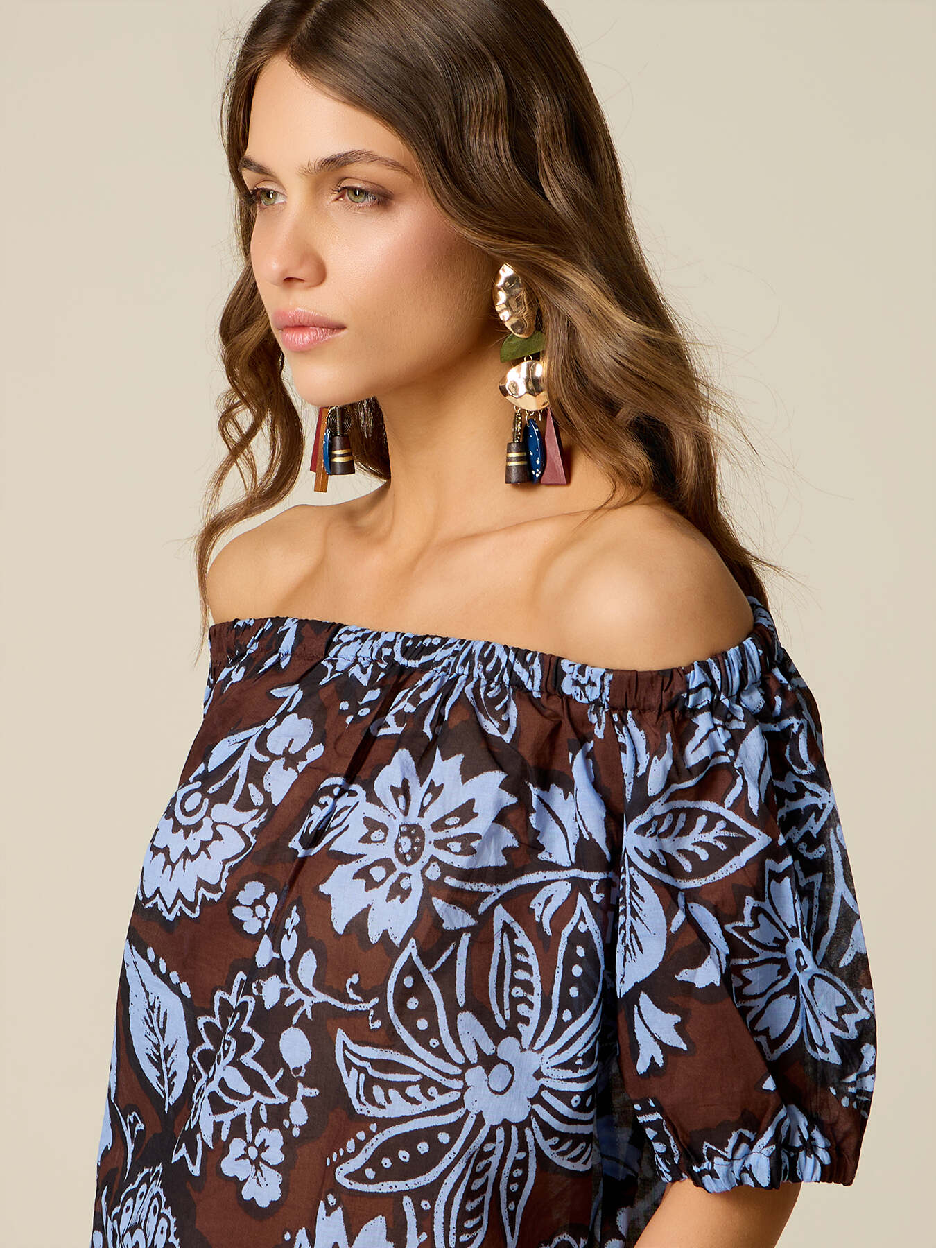 Off-shoulder cotton blouse image number 2