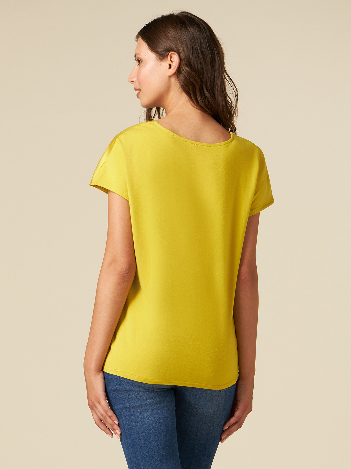 T-shirt bi-mati&egrave;re &agrave; col en V image number 1