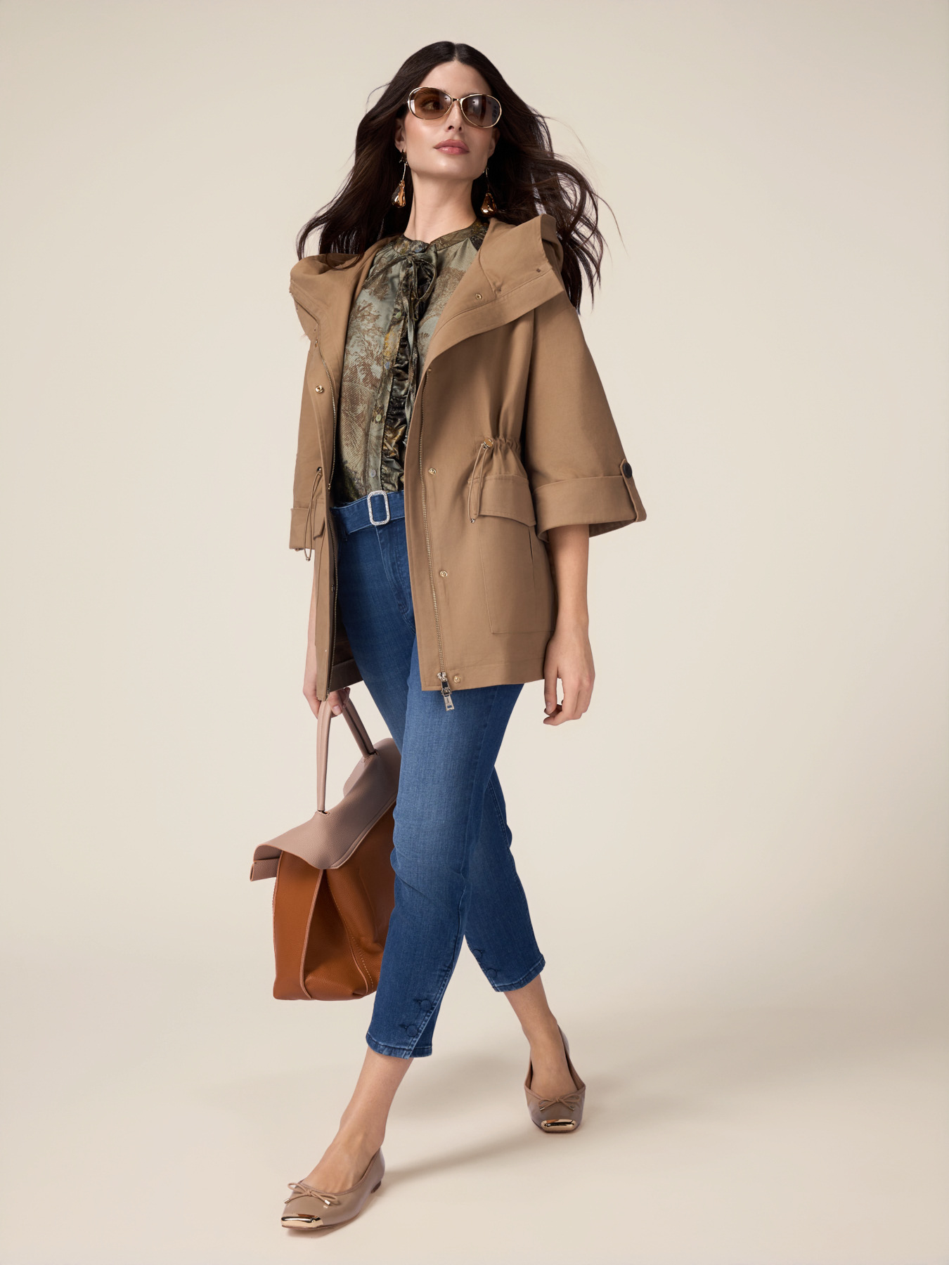 Jeans mit G&uuml;rtel und Schmuckschnalle image number 0