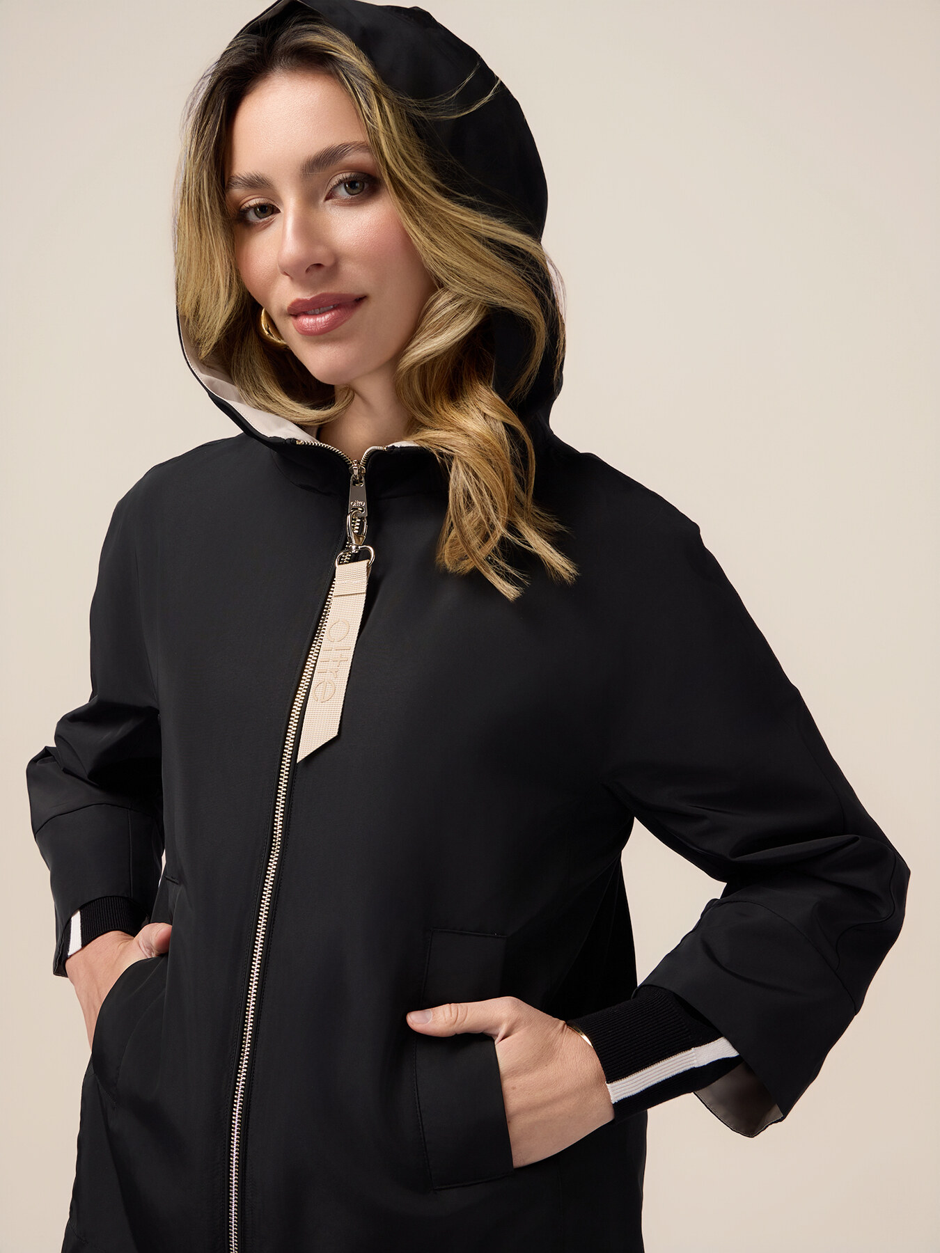 Parka con cappuccio e zip image number 2