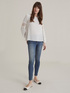 Gepunktete Bluse mit Spitzeneins&auml;tzen image number 2