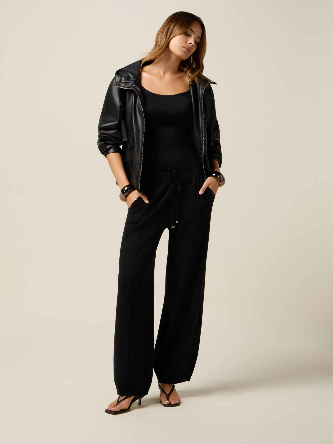 Pantaloni joggers in maglia image number 0