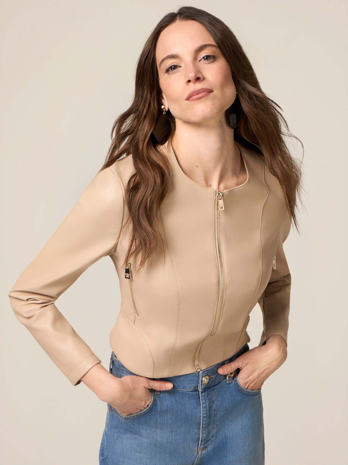 Short round neck jacket image number 0
