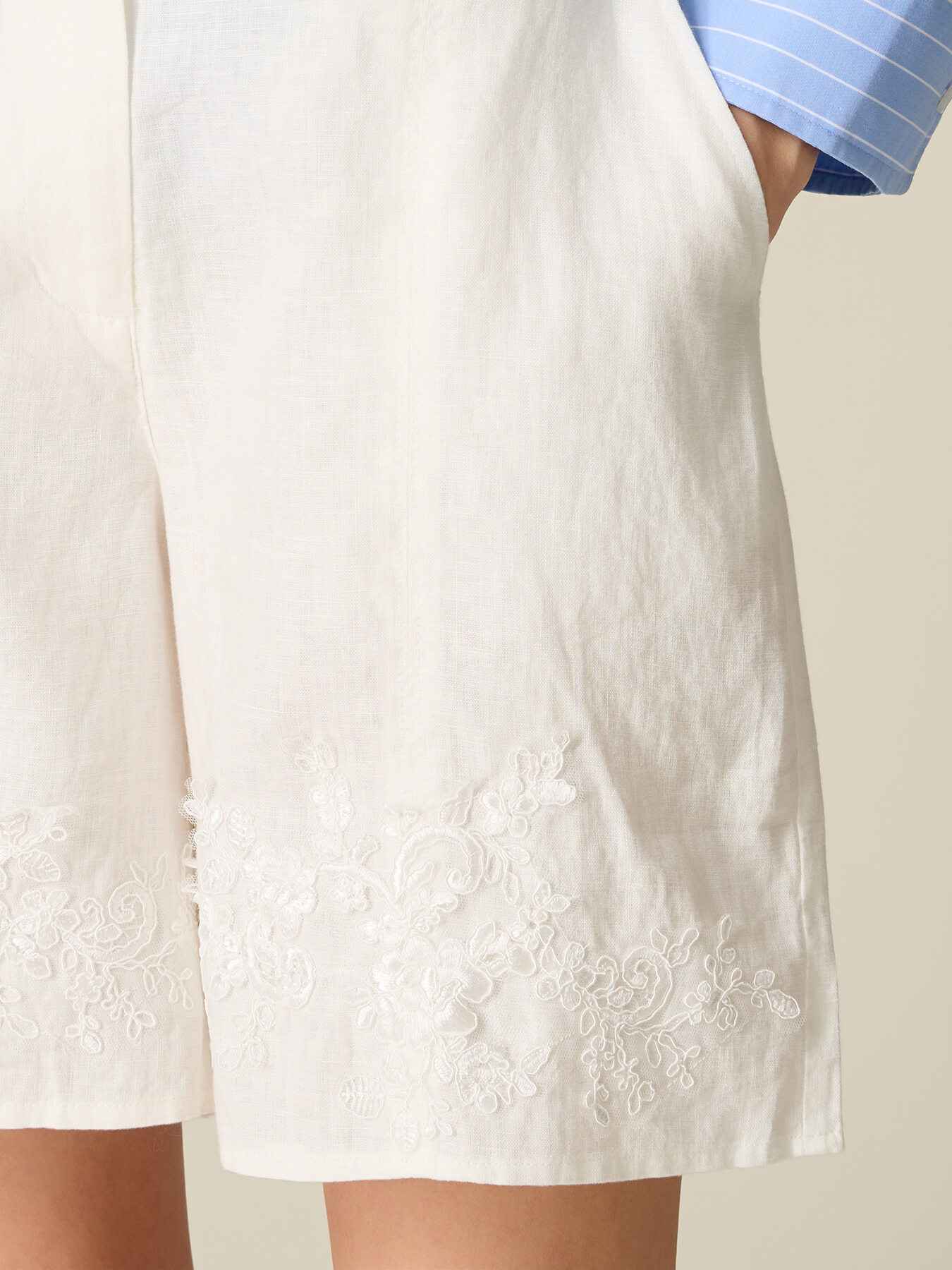Linen Bermuda shorts with lace image number 2