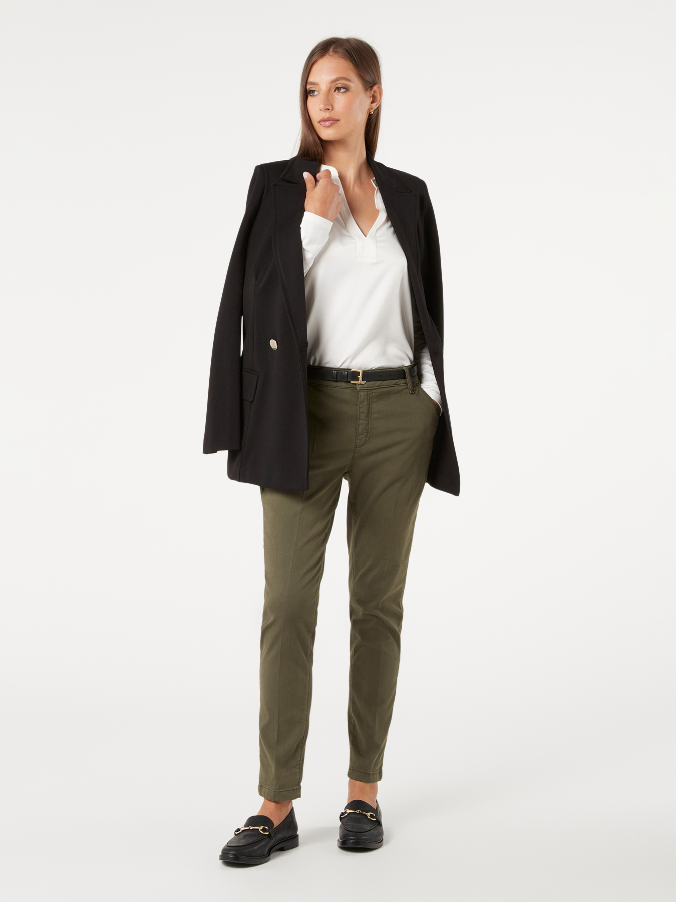 Pantalones chinos modelo Madrid image number 2