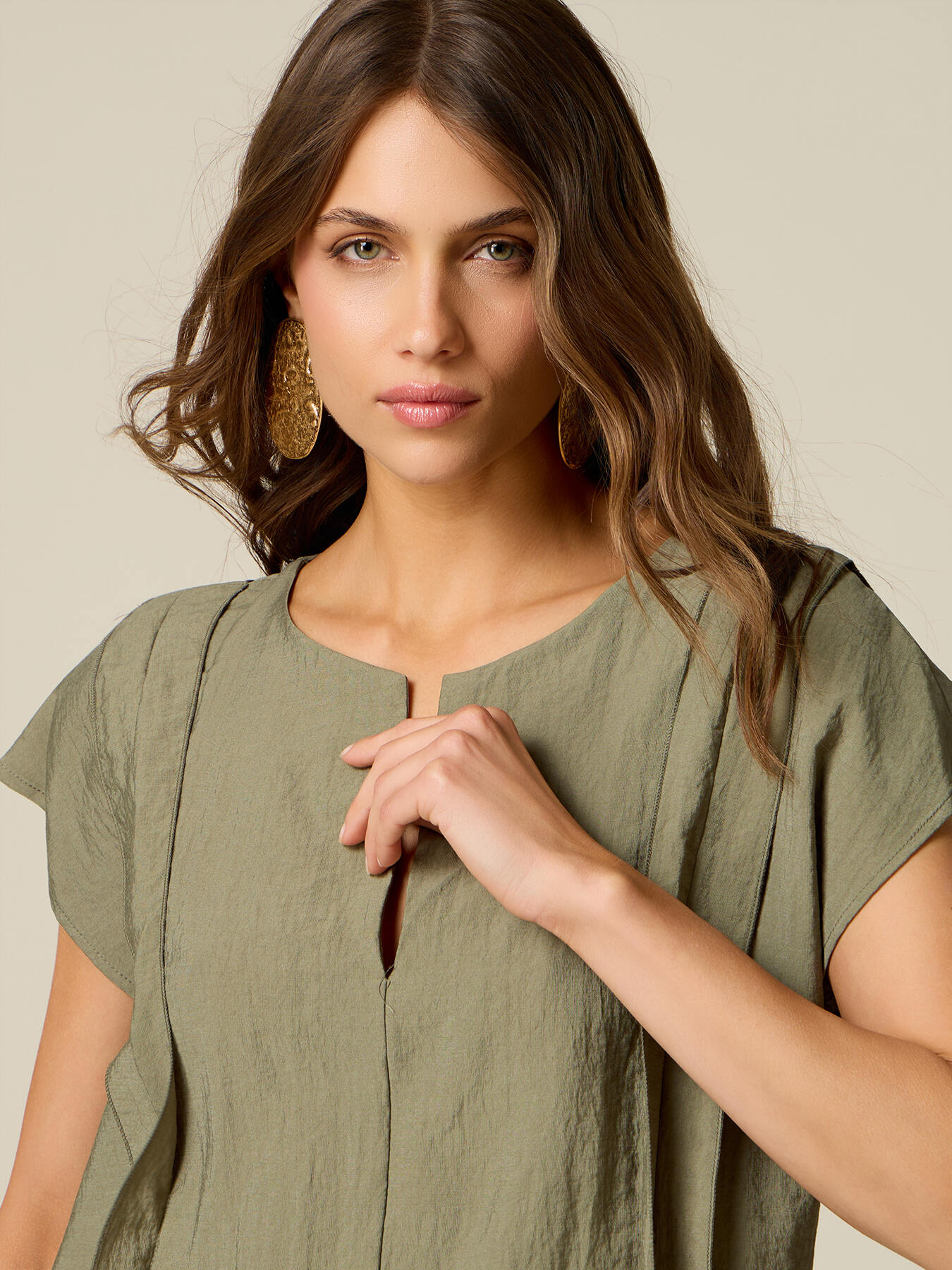 Blouse with short kimono sleeves image number 2