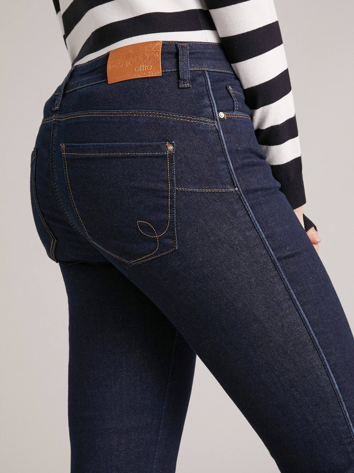 Jeans little flare Shanghai image number 2