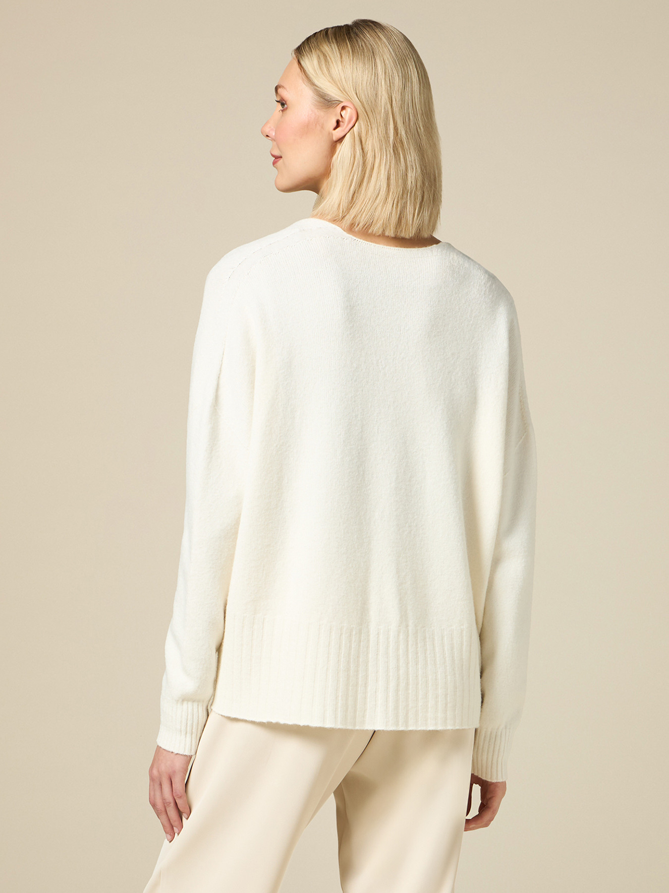 Cardigan con spilla image number 1