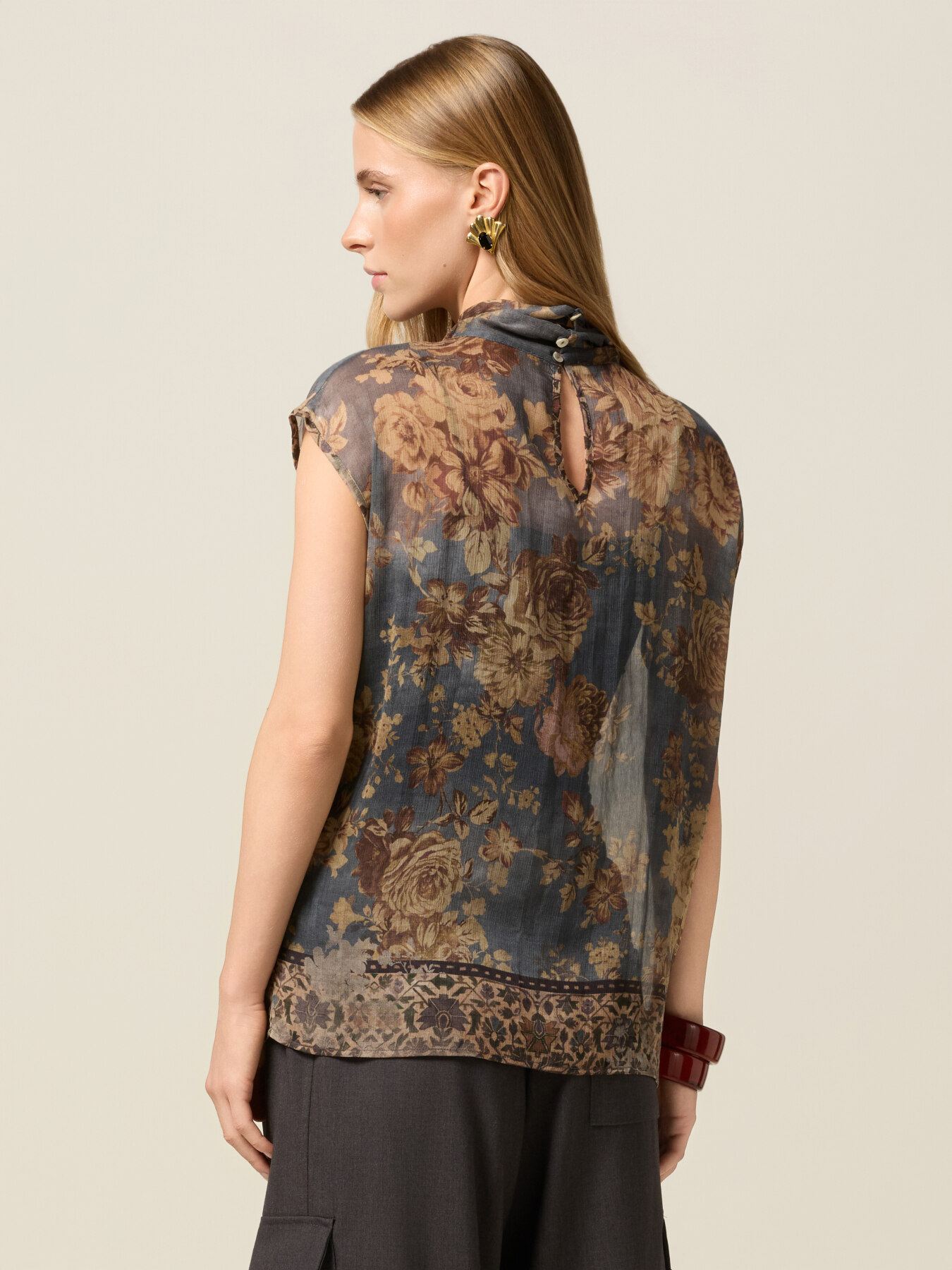 &Auml;rmellose Bluse mit Muster image number 1