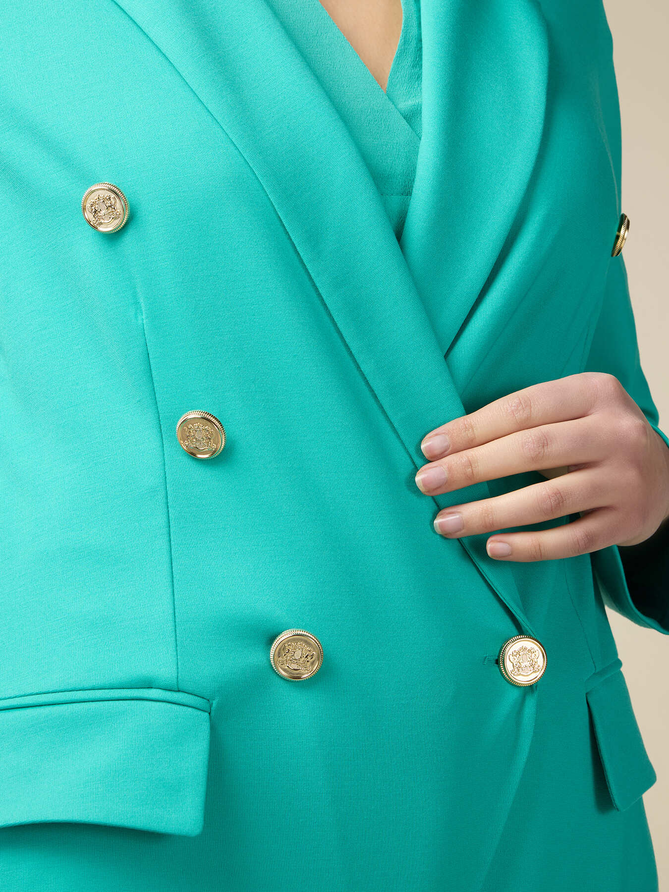 Blazer doble botonadura de tejido de punto image number 2