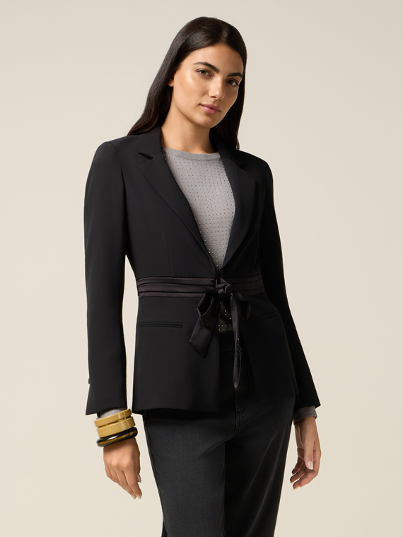 Blazer cu centură din satin