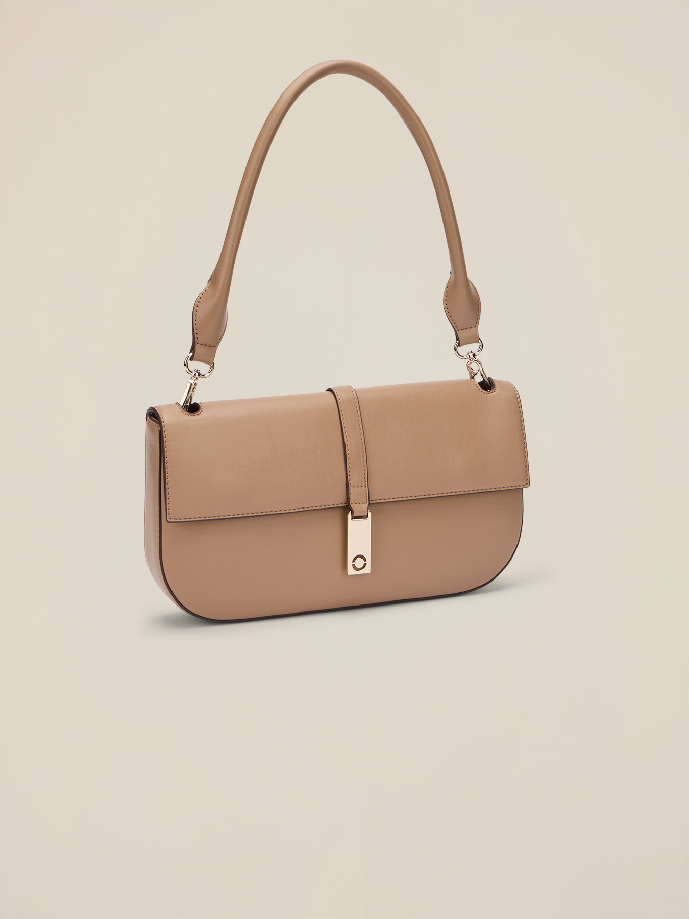 Shoulder bag with metal clasp image number 3