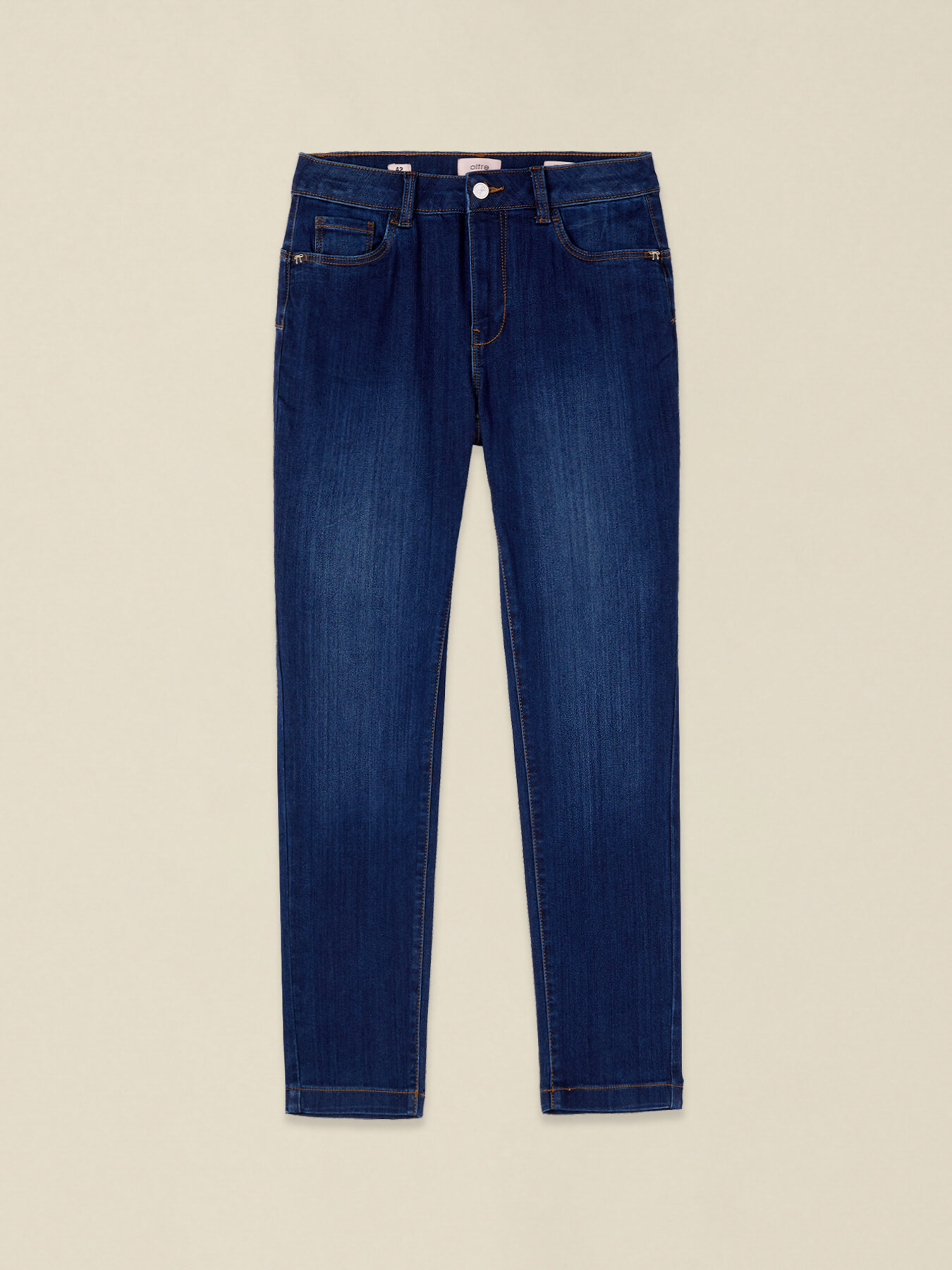 Jeans mit dekorativen Nieten image number 4