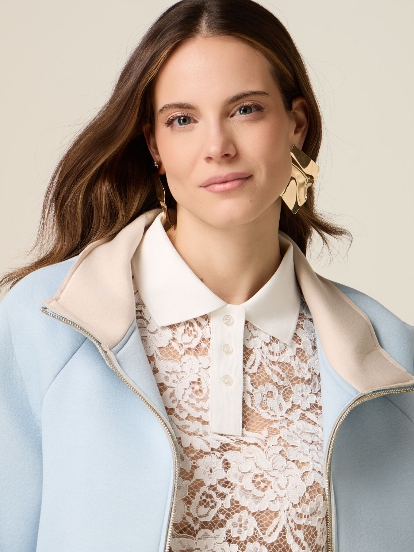 Short scuba coat with quilted panels image number 2