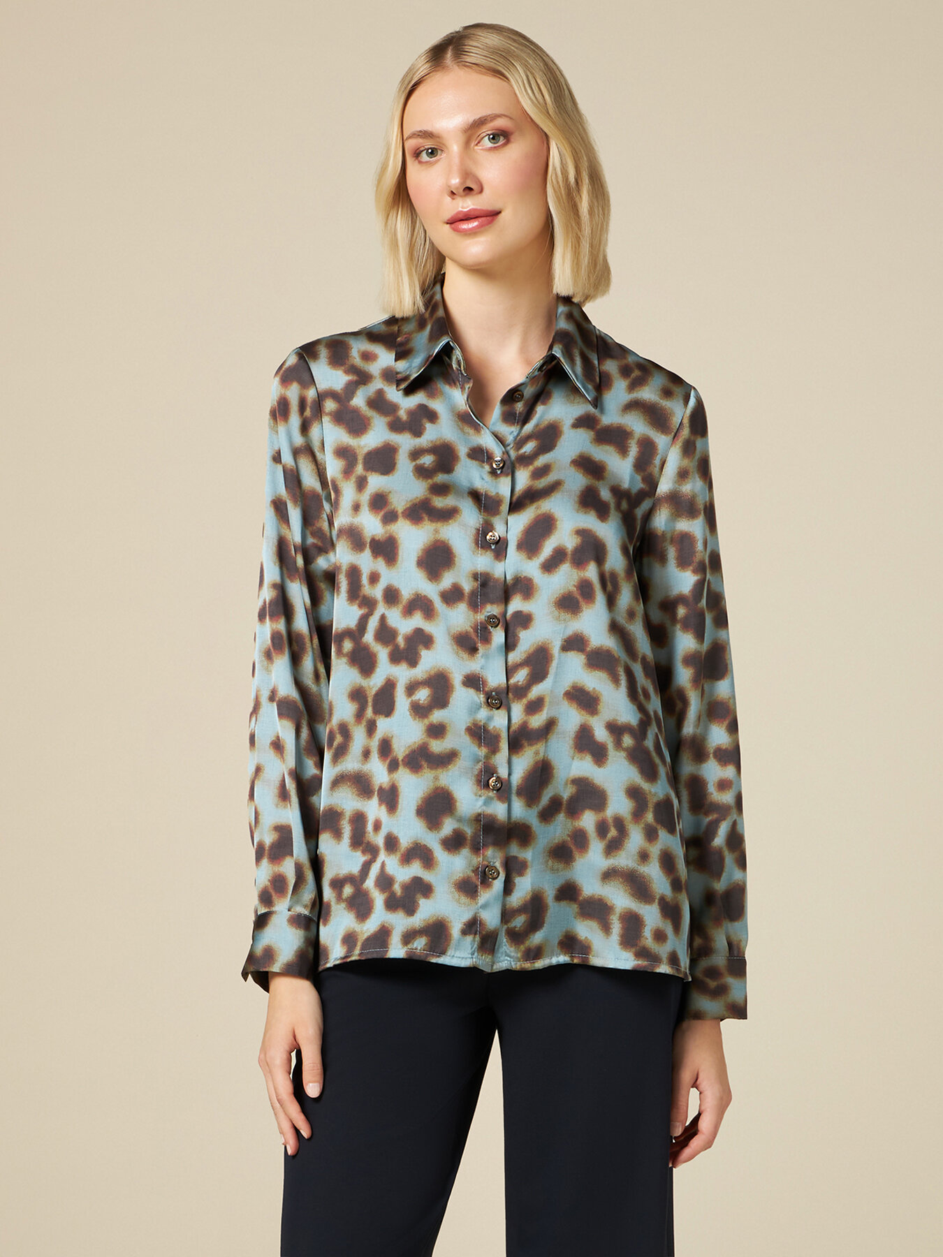 Camisa animalier de raso image number 0