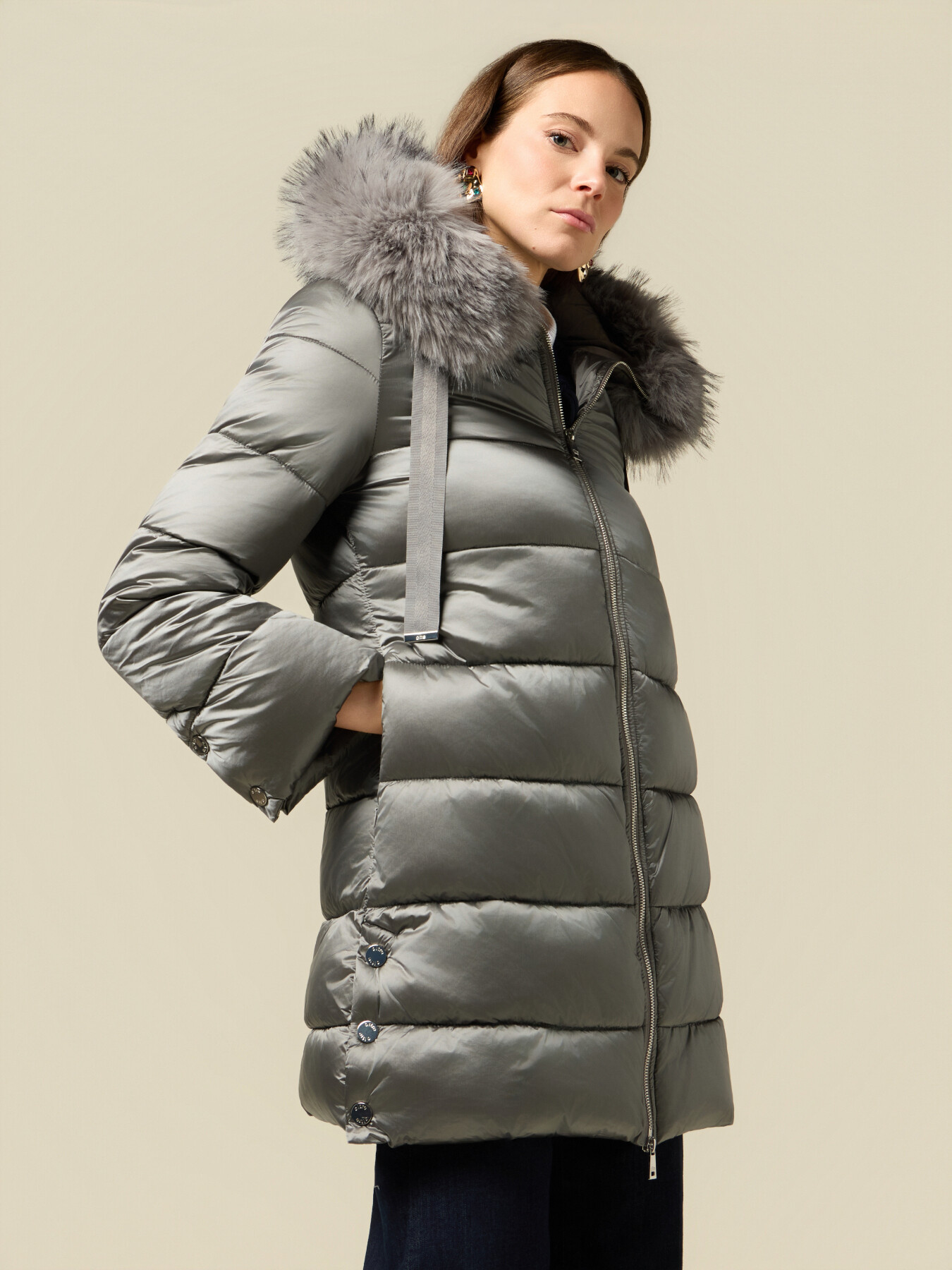 Midi down jacket with hood and furry trim image number 0