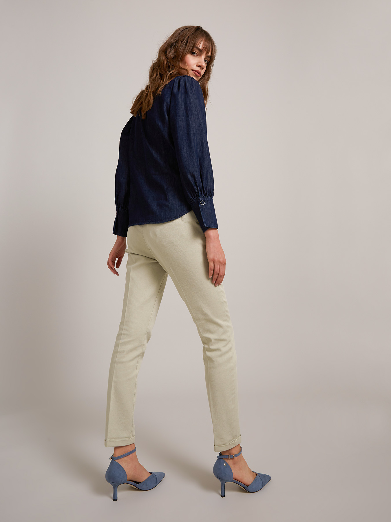 Green cotton-blend Madrid chinos image number 1