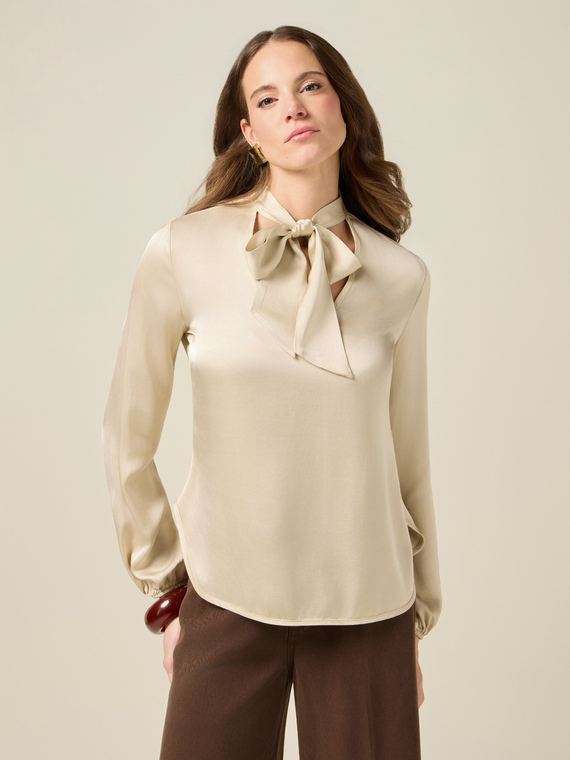 Satin blouse with bow at the neck