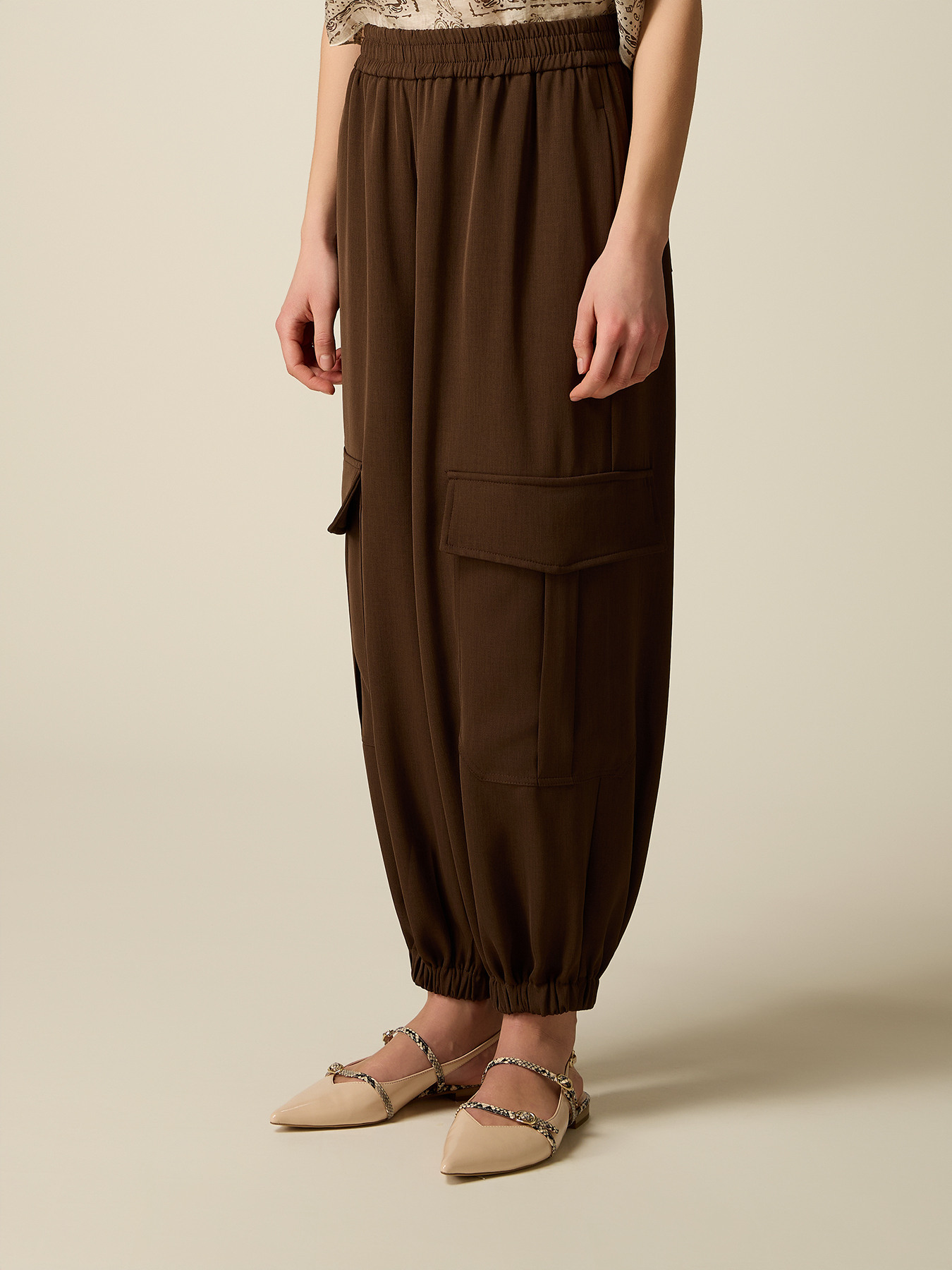 Pantaloni joggers cargo image number 3
