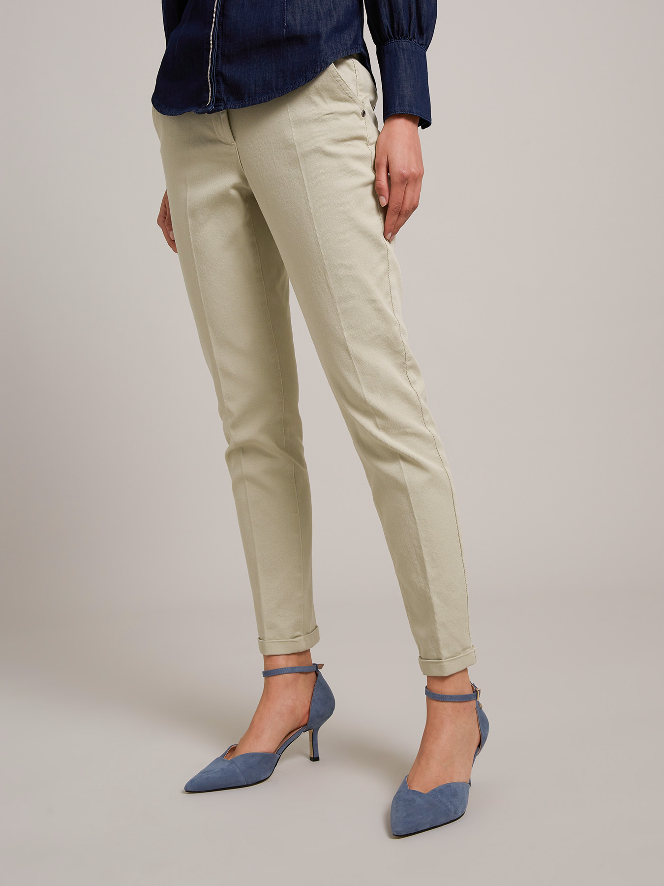 Green cotton-blend Madrid chinos image number 2