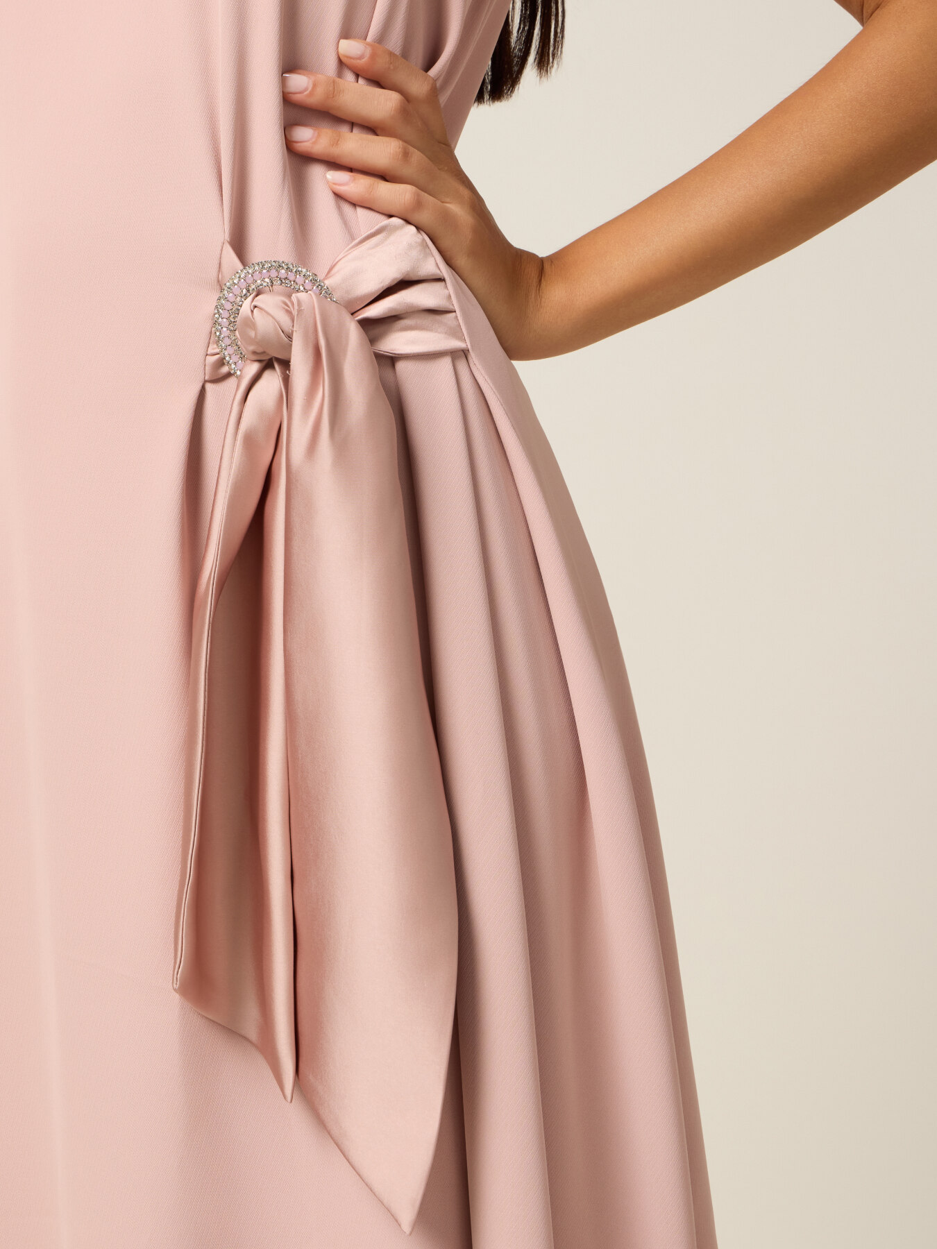 Dress with knot and jewel buckle image number 2