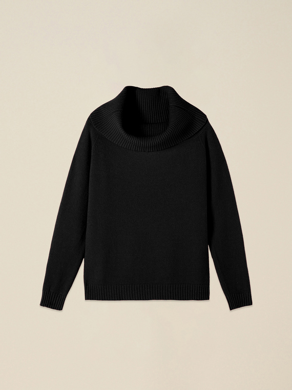 Turtleneck sweater with ring collar