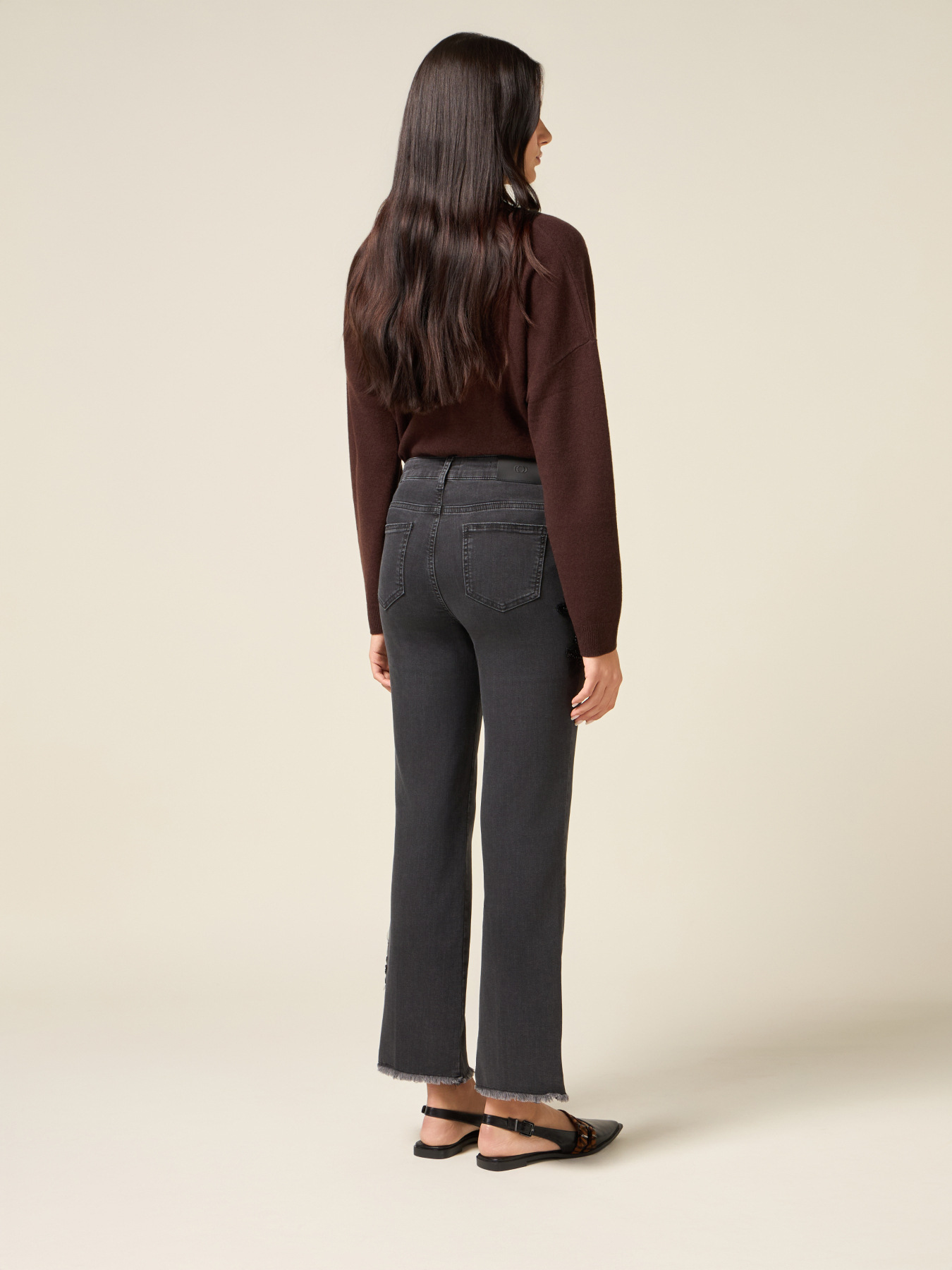 Cropped Wide Jeans aus Denim mit dekorativem Patch image number 1