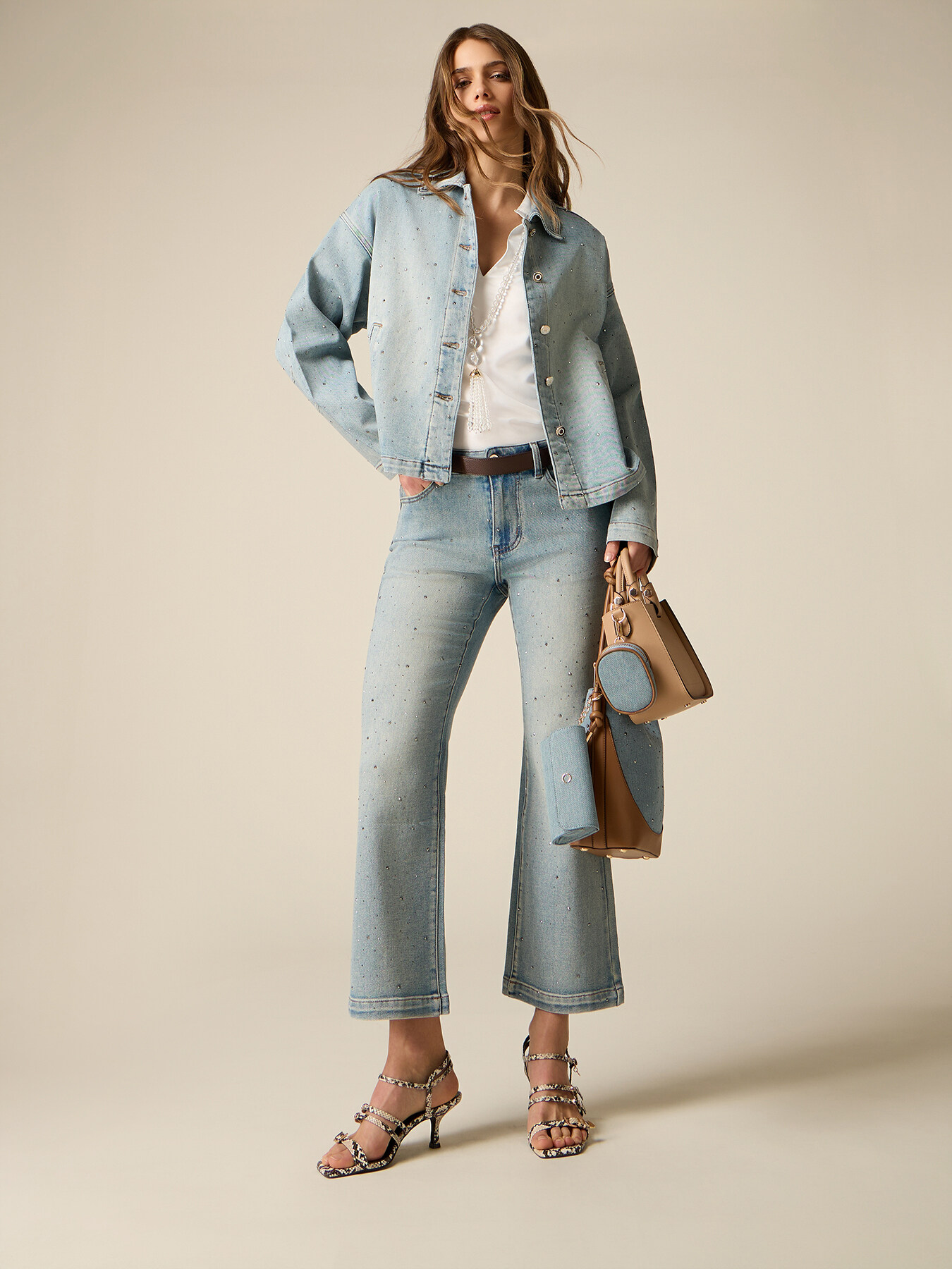 Cropped Flare-Jeans mit Kristallen image number 0