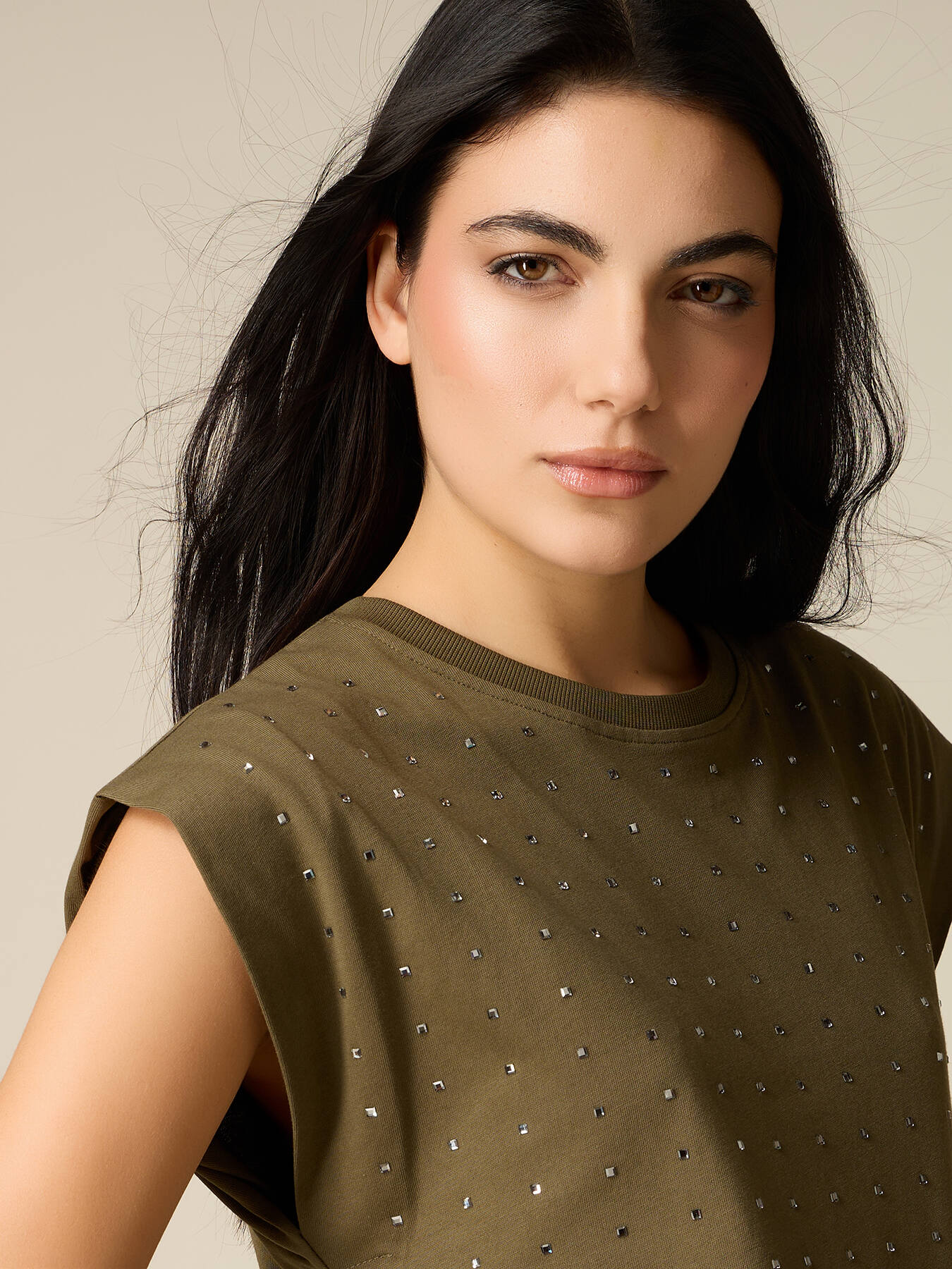 T-Shirt aus Baumwolle mit Kristallen image number 2