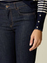 Lauren Flare-Jeans in Rinse-Denim image number 2