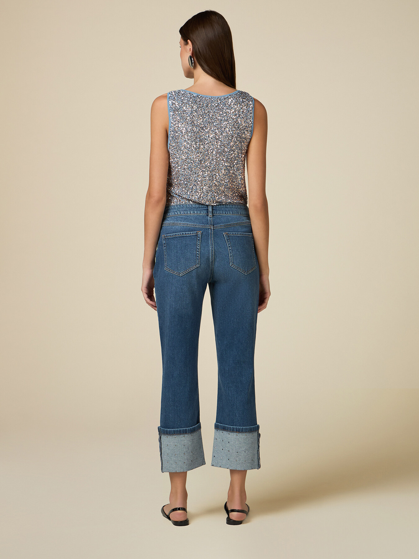 Cropped jeans with hem turn-up and studs image number 1