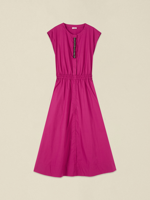 Robe &eacute;vas&eacute;e en popeline avec d&eacute;tail bijou