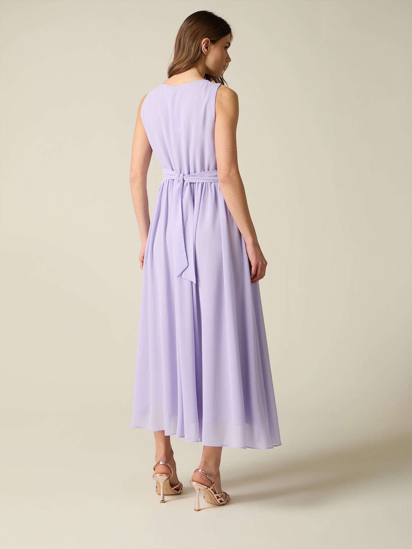 Robe longue avec d&eacute;tail fleur image number 1