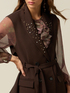 Gilet crois&eacute; avec clous et sertissures image number 2
