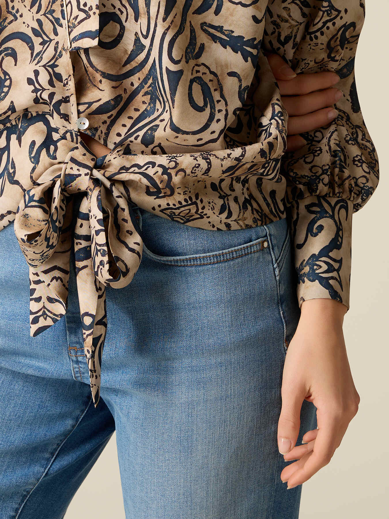 Patterned crossover blouse image number 2