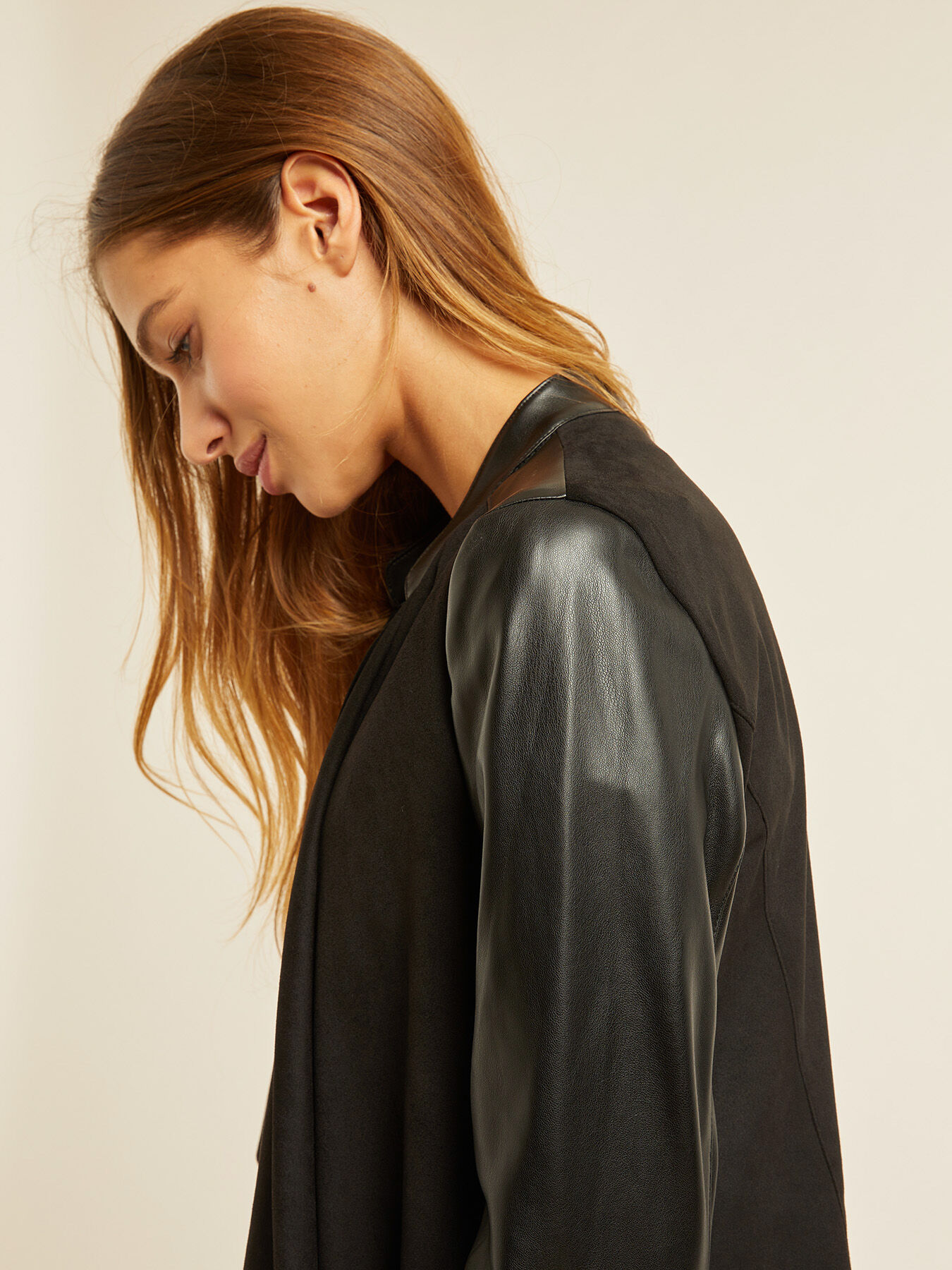 Veste bi-mati&egrave;re effet cuir image number 0