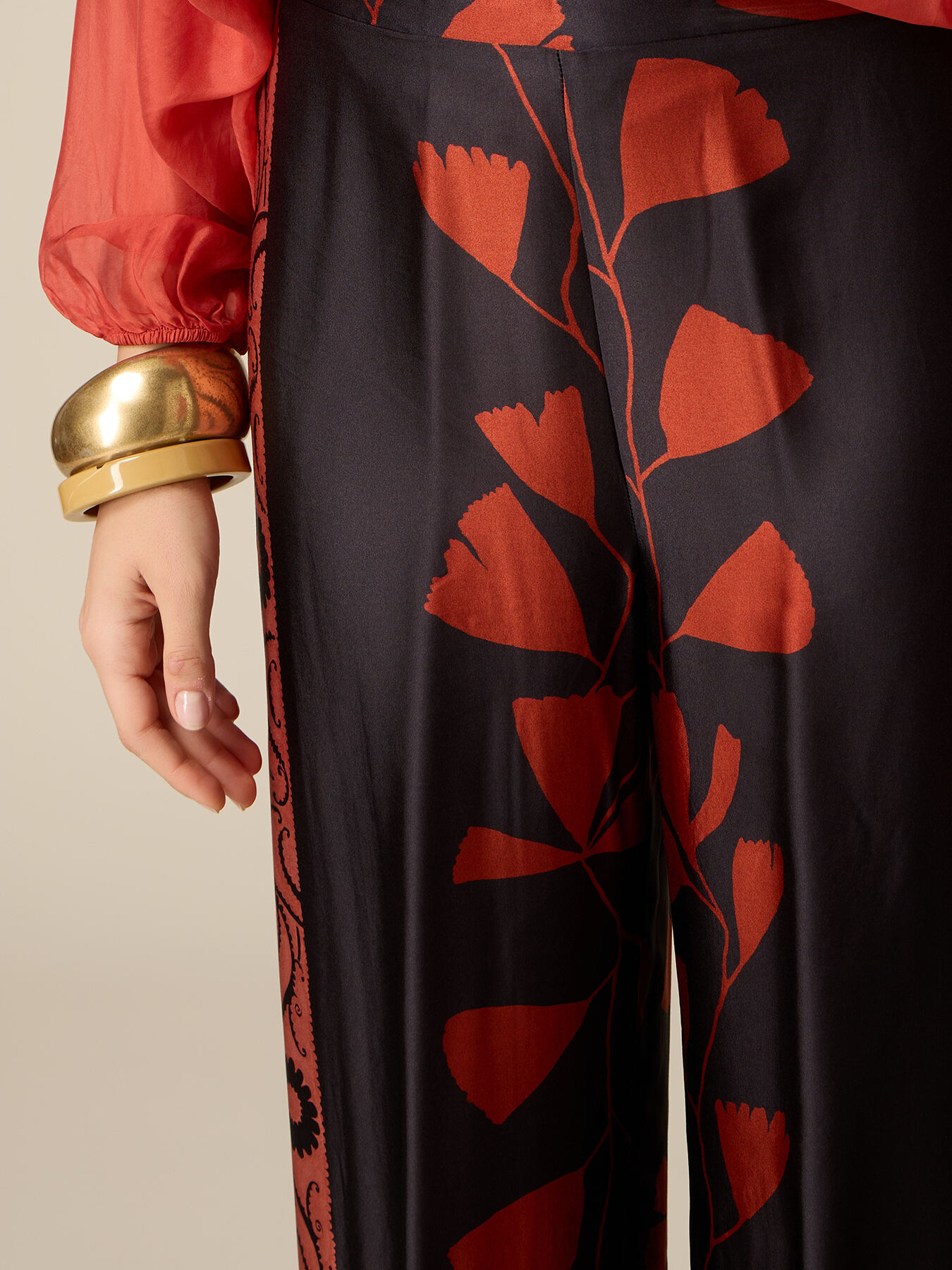 Pantaloni palazzo din satin cu imprimeu image number 2