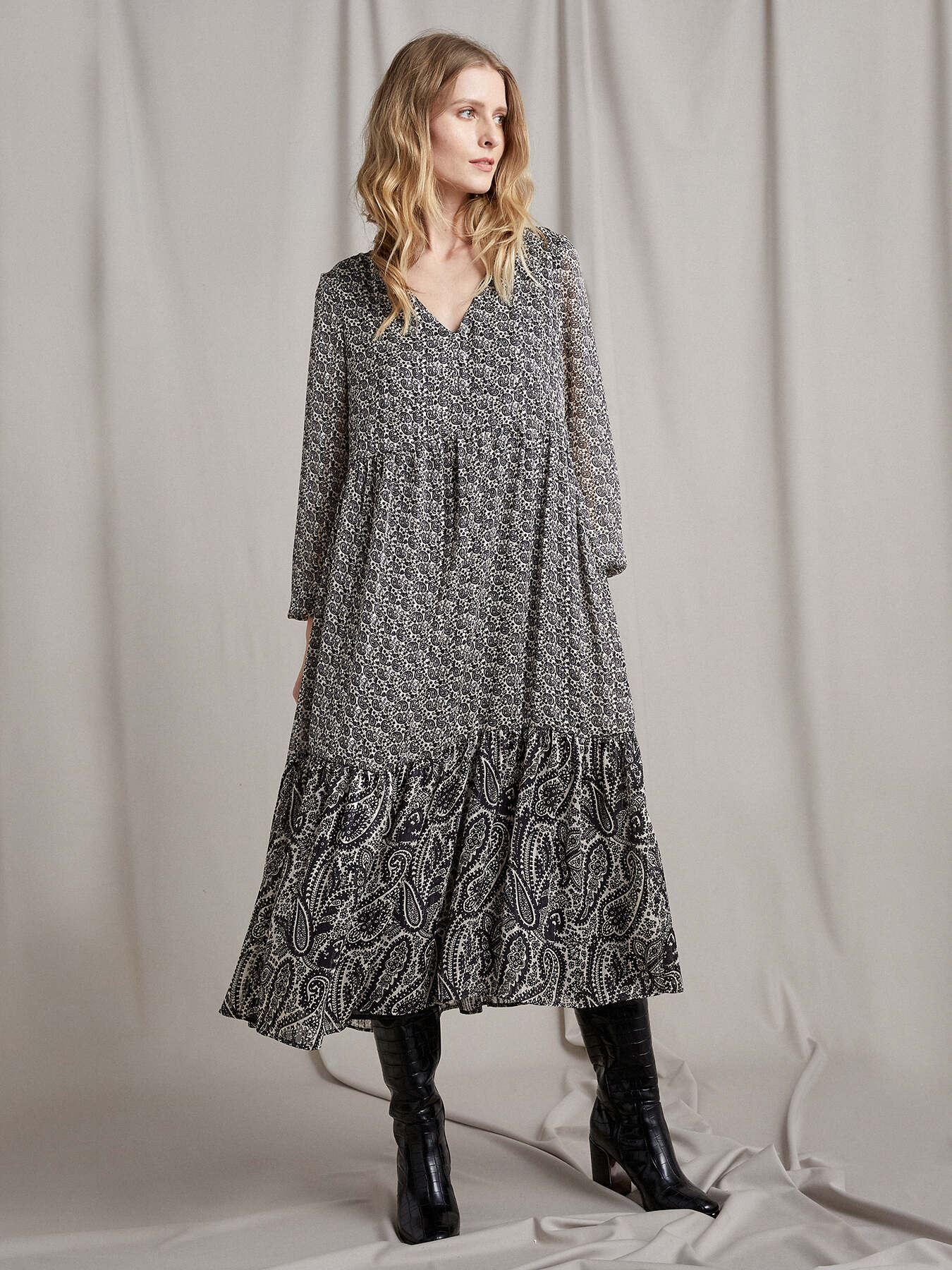 Vestido midi con estampado de fantas&iacute;a de cachemir image number 0