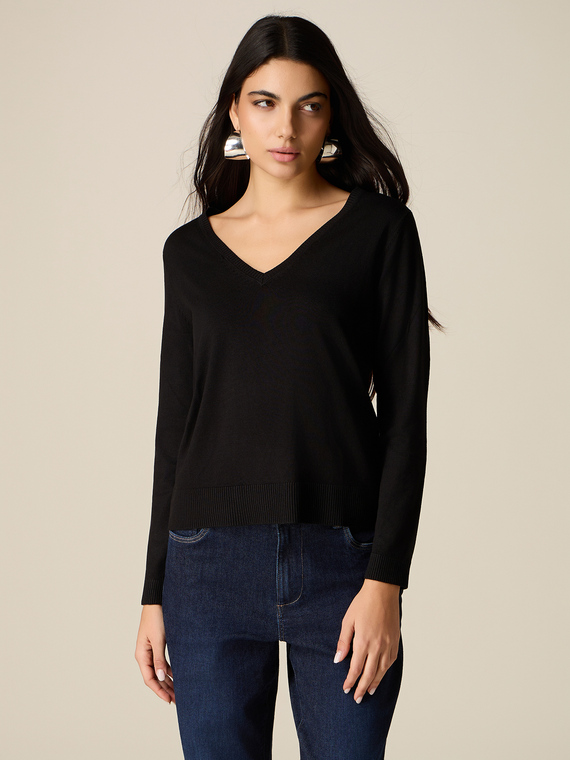 Viscose blend V-neck sweater