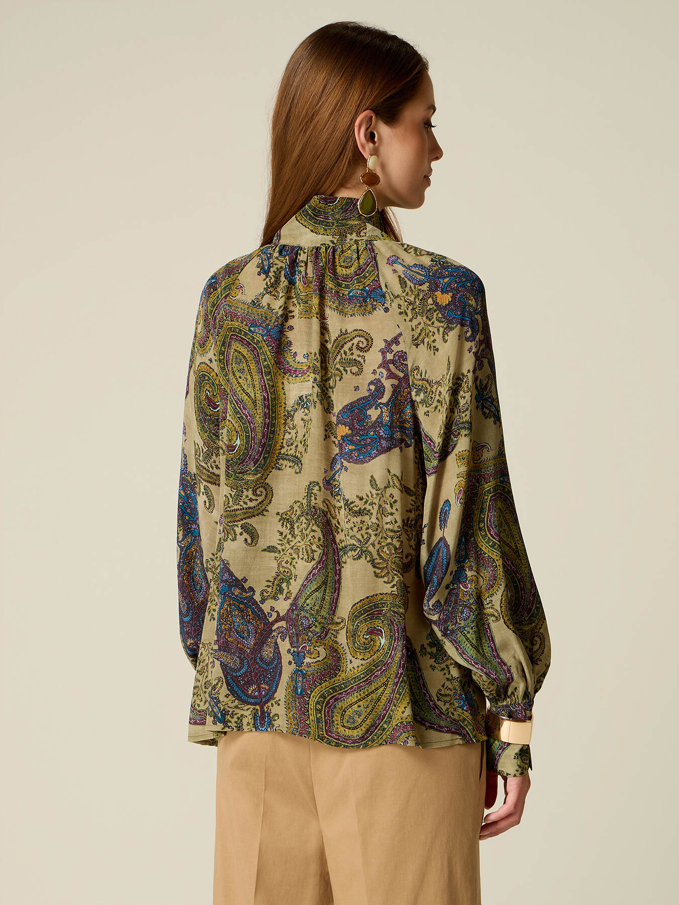 Blusa fantasia con fiocco da annodare image number 1