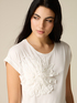 T-shirt with appliqu&eacute; and pearls image number 2