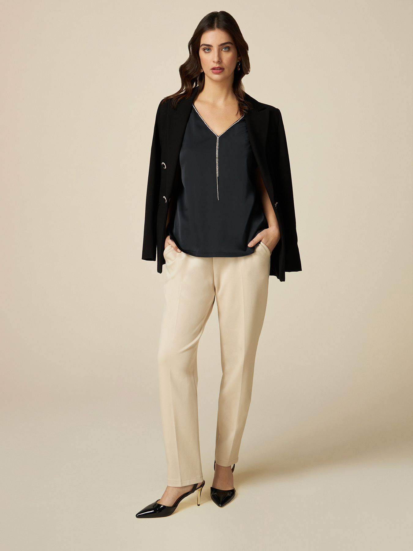 T-shirt bi-mati&egrave;re avec cha&icirc;ne bijou image number 3