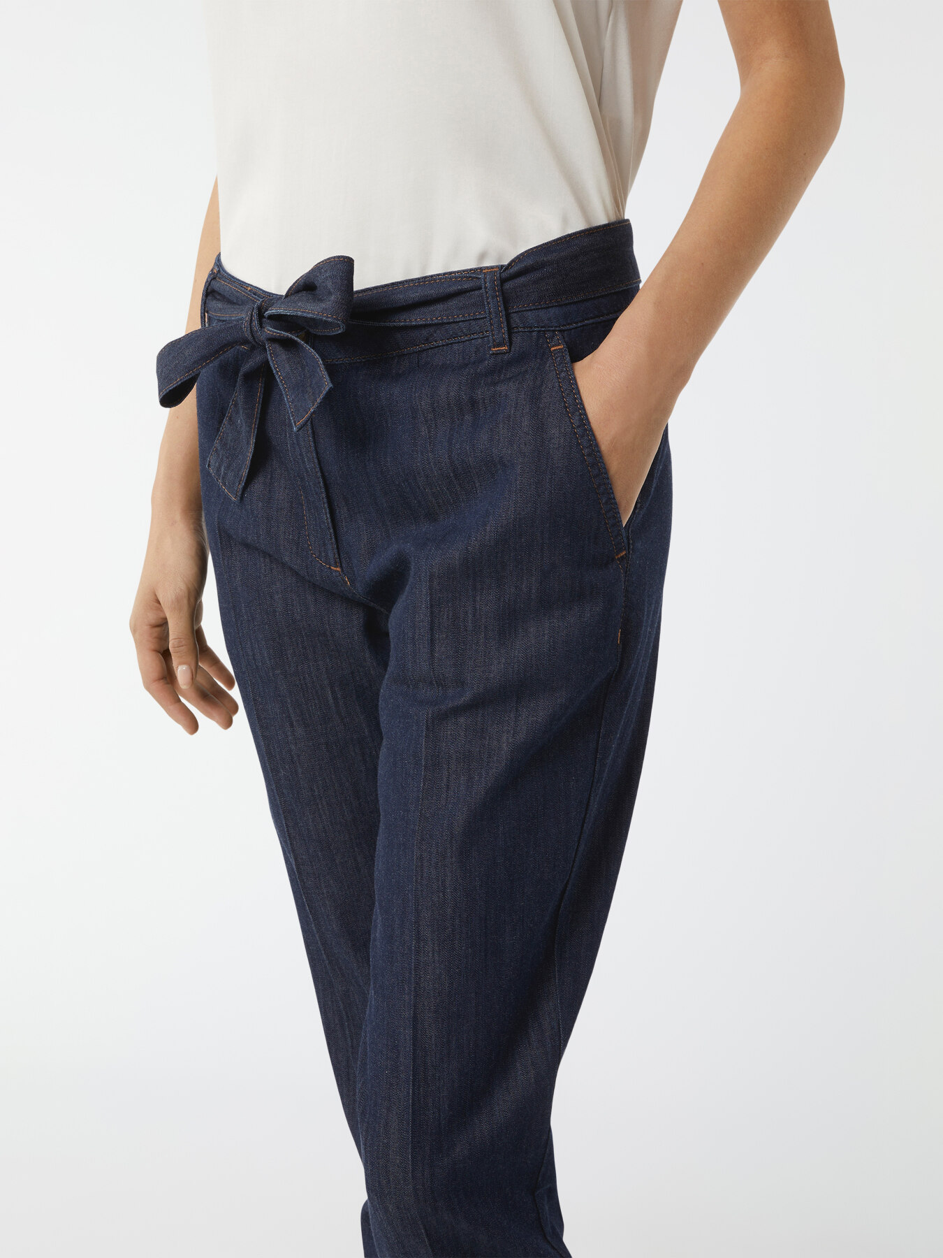 Chino-Jeans aus leichtem Denim image number 2