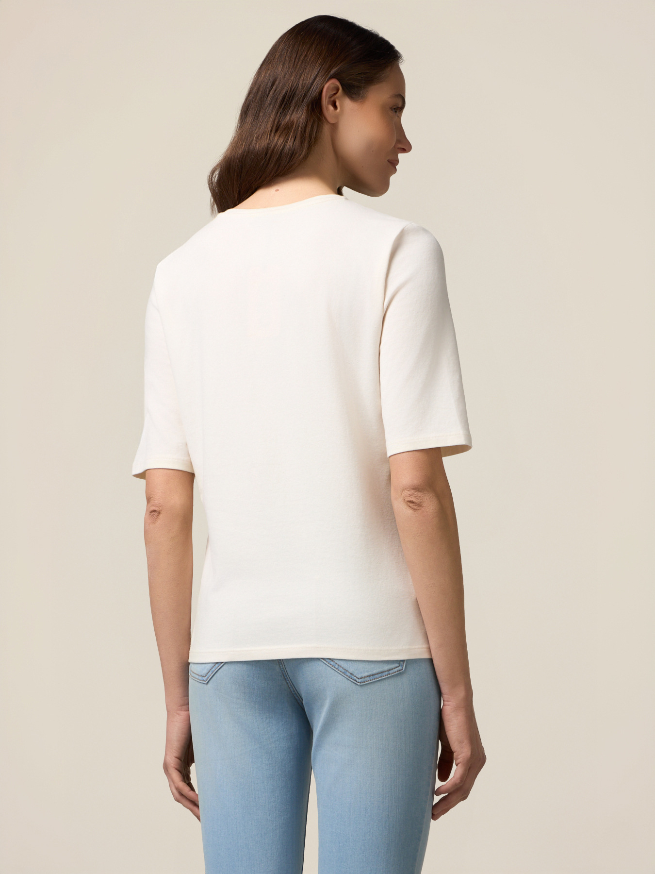 T-shirt con ricamo gioiello image number 1