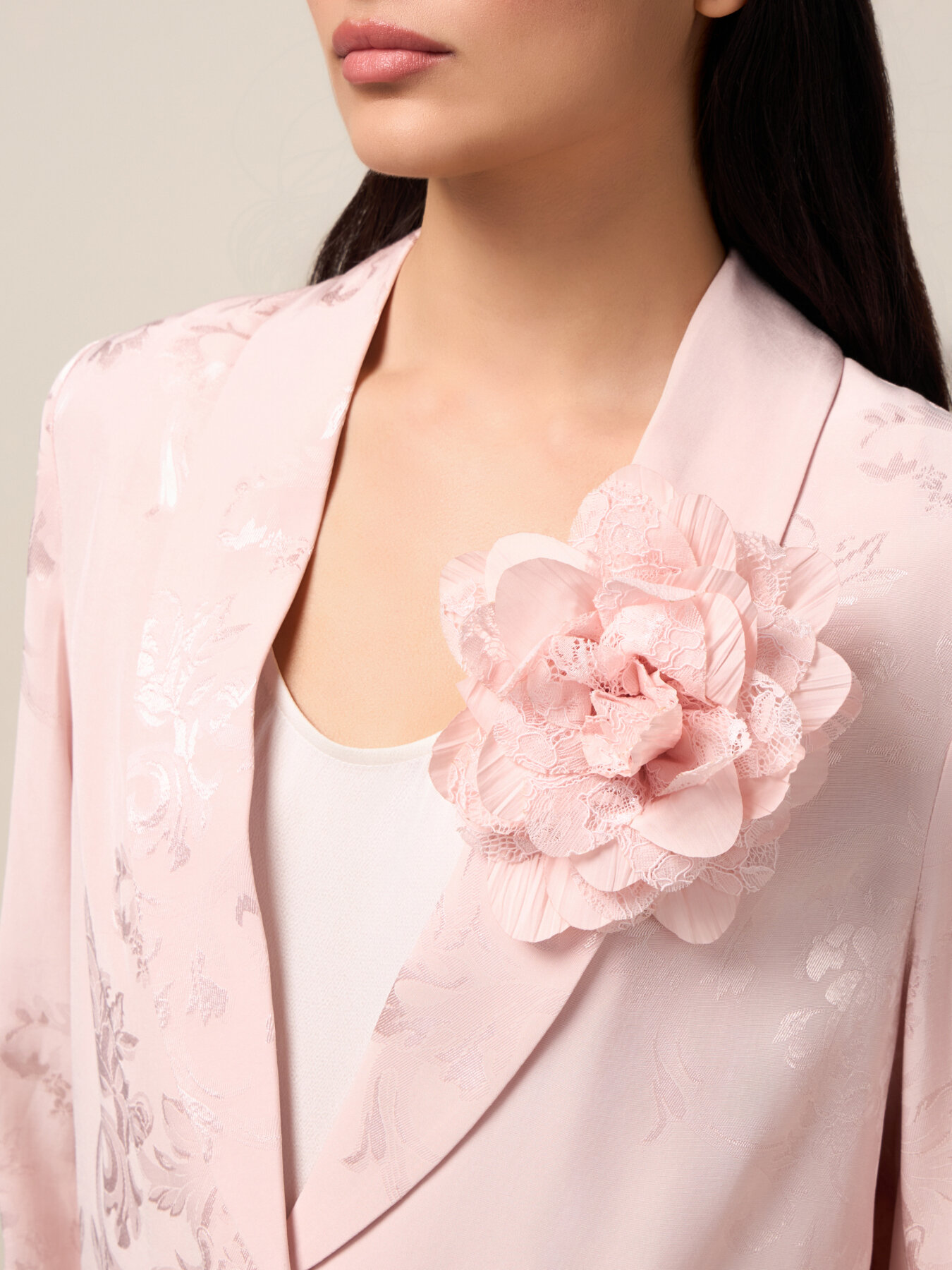 Blazer jacquard con spilla image number 2