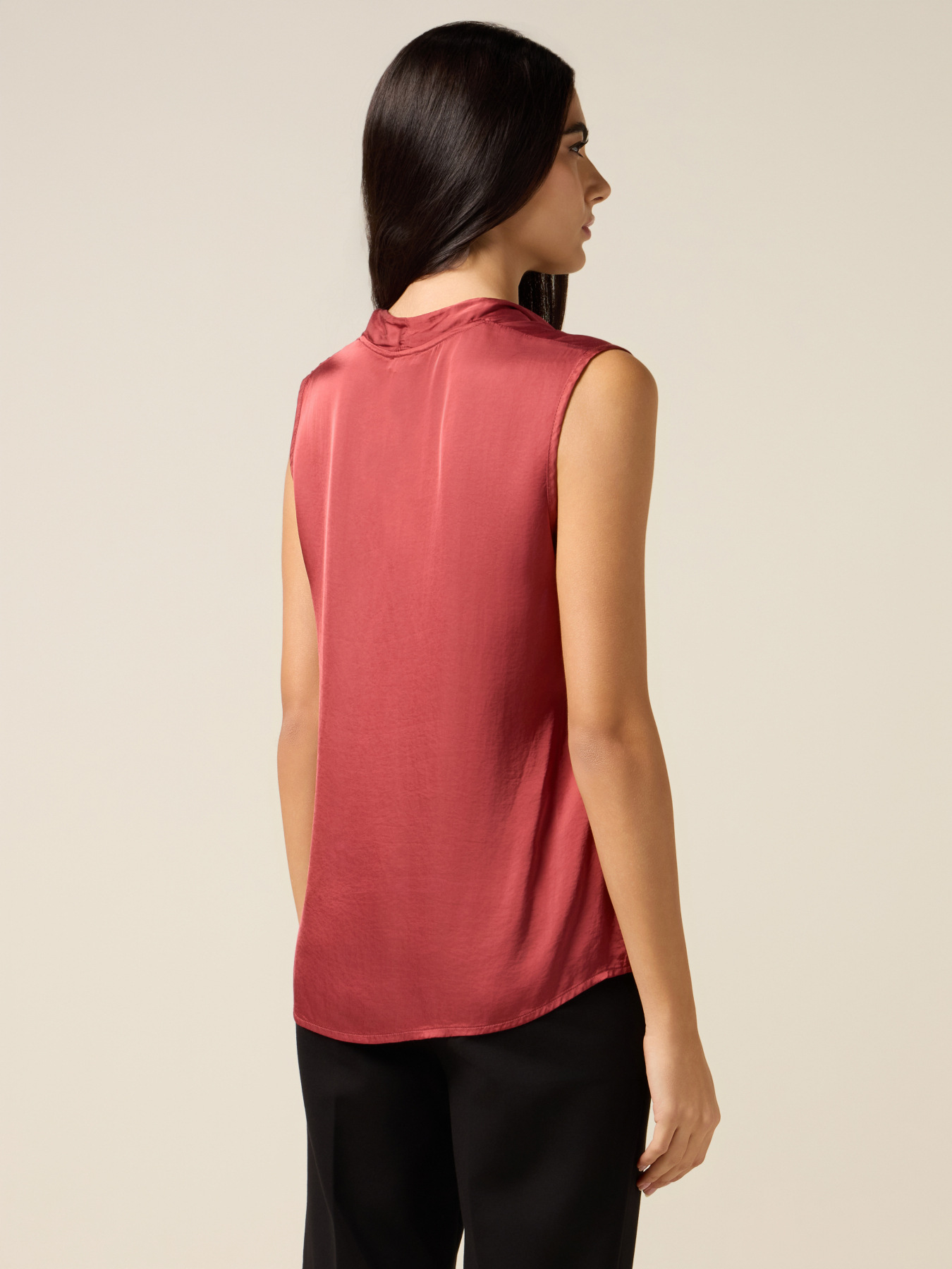 Satin-Bluse mit V-Ausschnitt image number 1