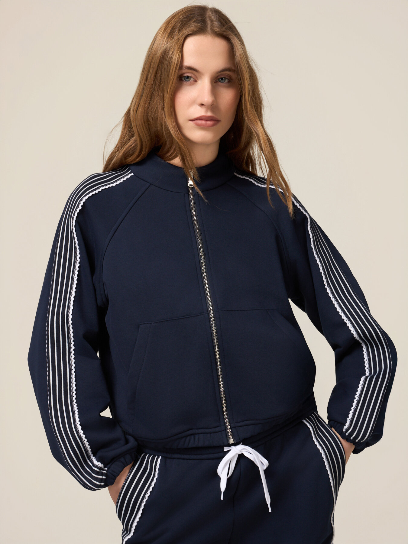 Felpa con zip e profili in pizzo image number 0