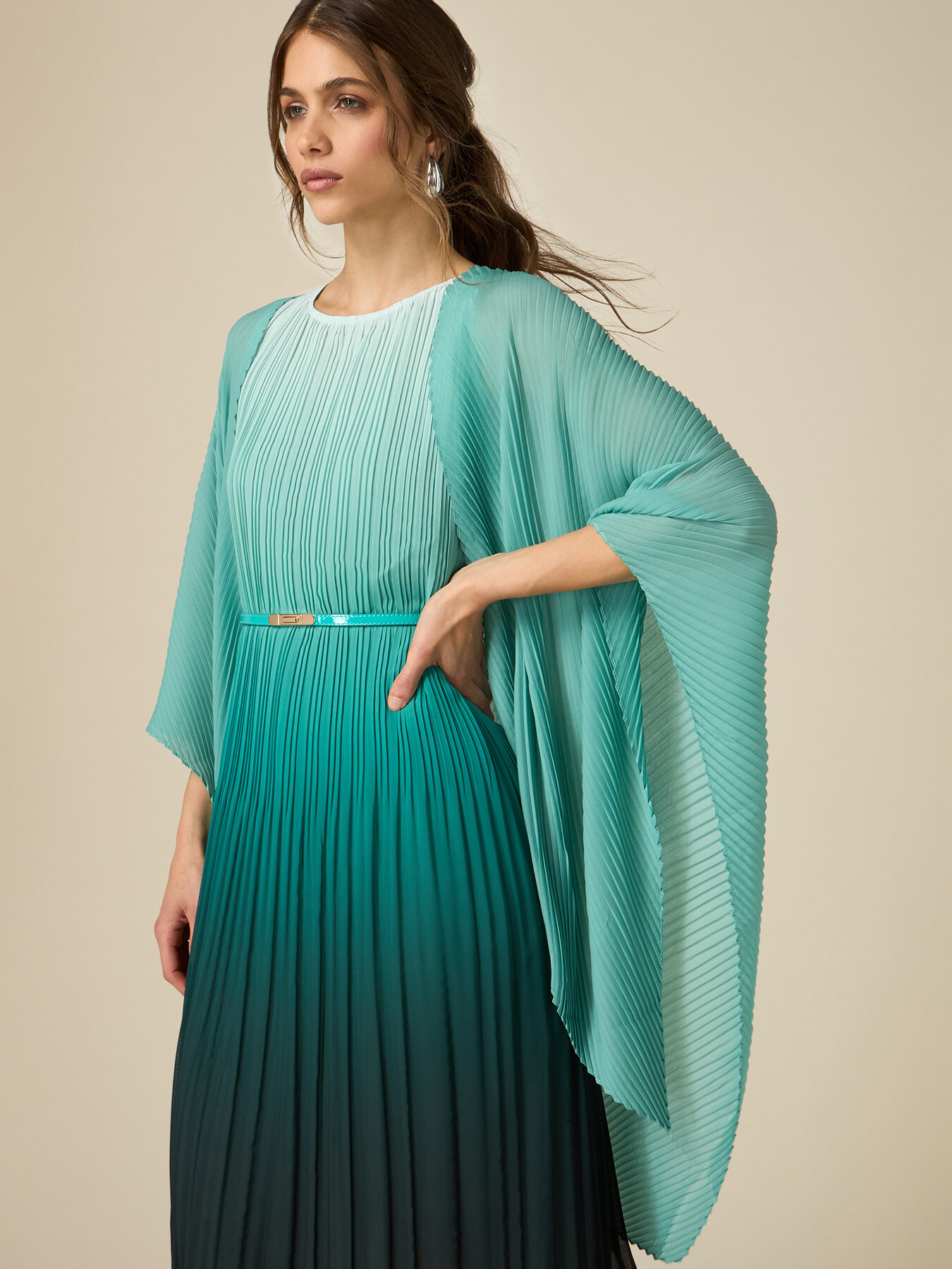 Stola coprispalle pliss&eacute; image number 0