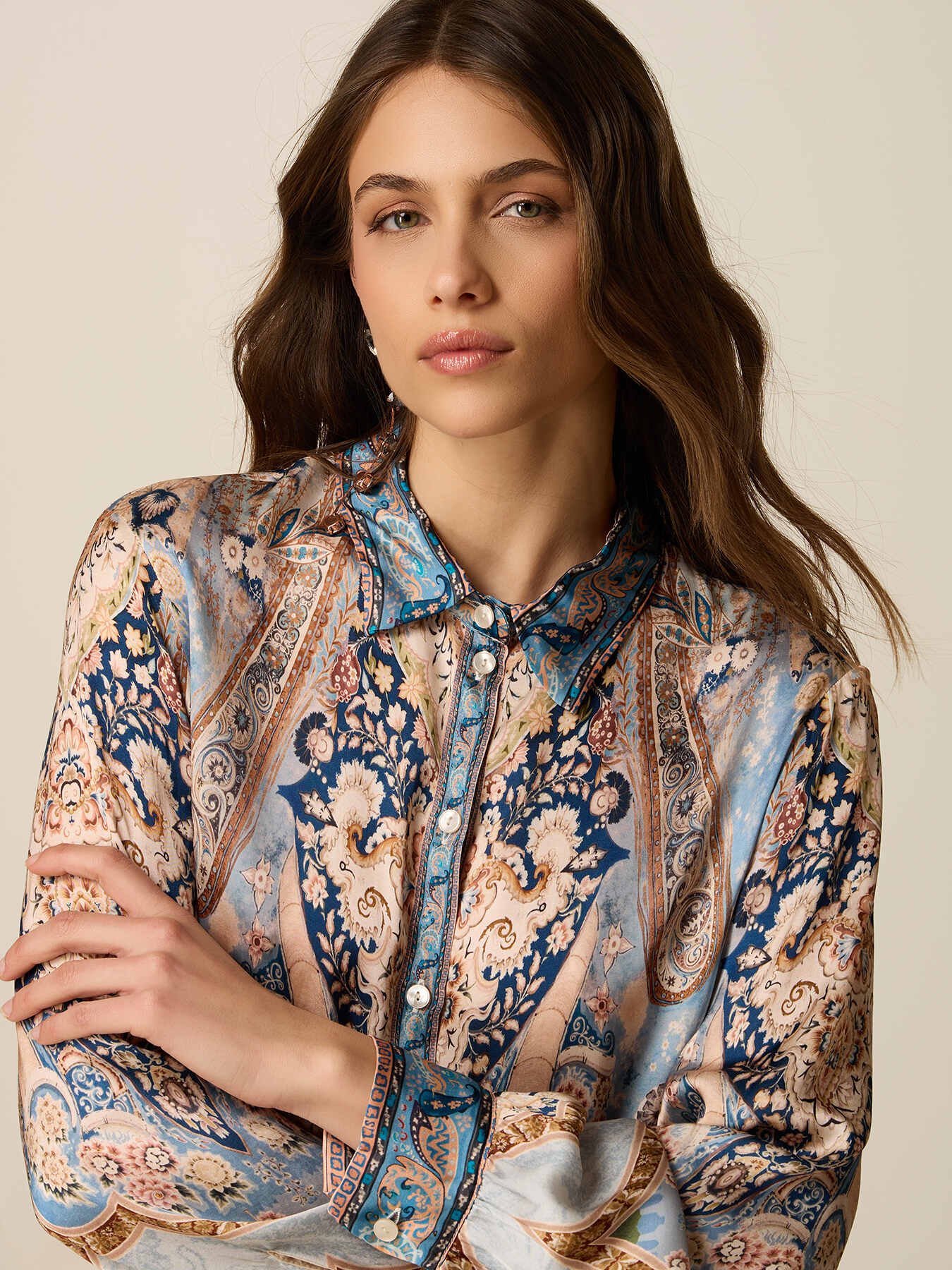 Cămașă din satin cu model image number 2
